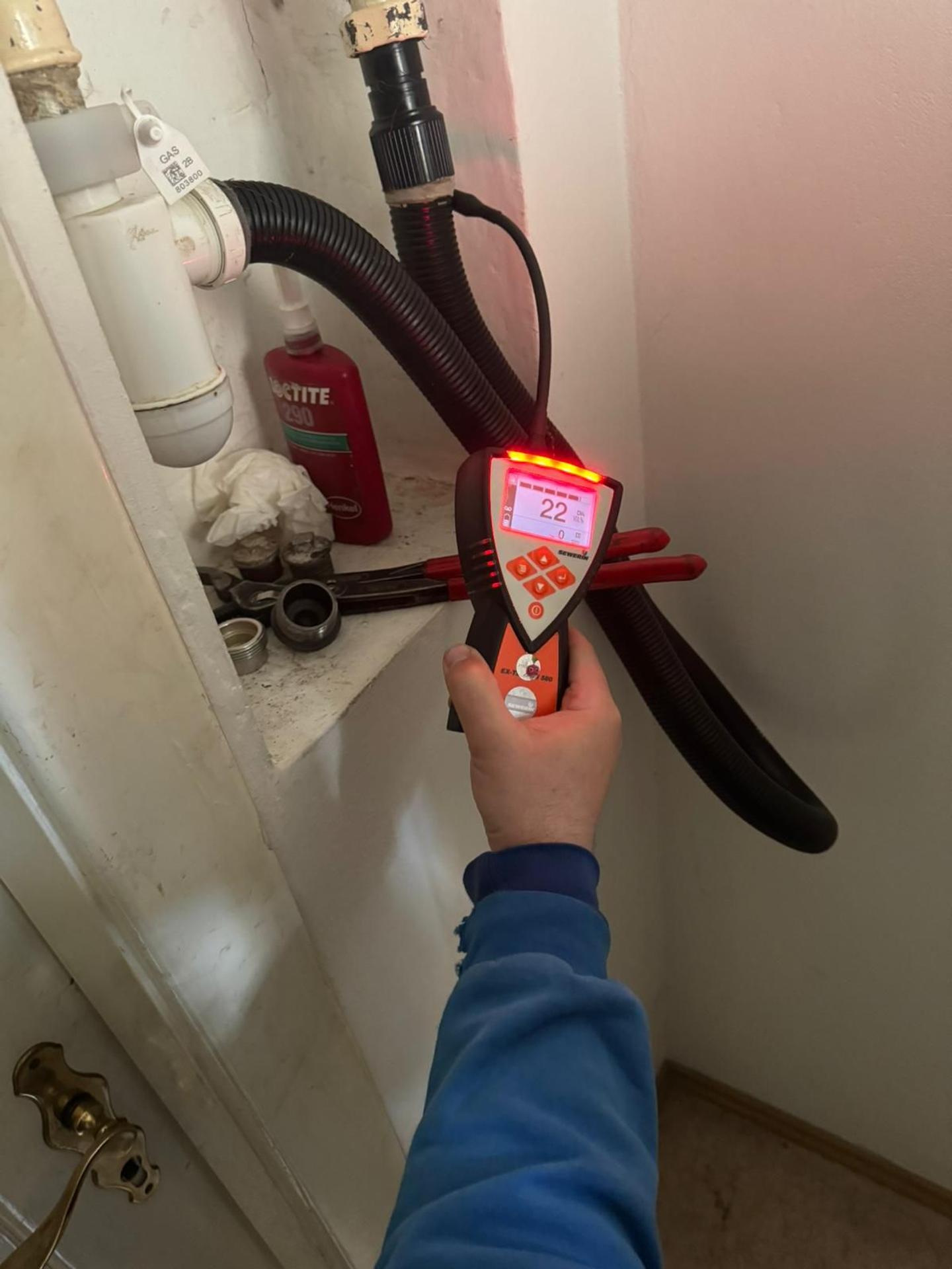 Podomácky vyrobená prípojka na plyn.