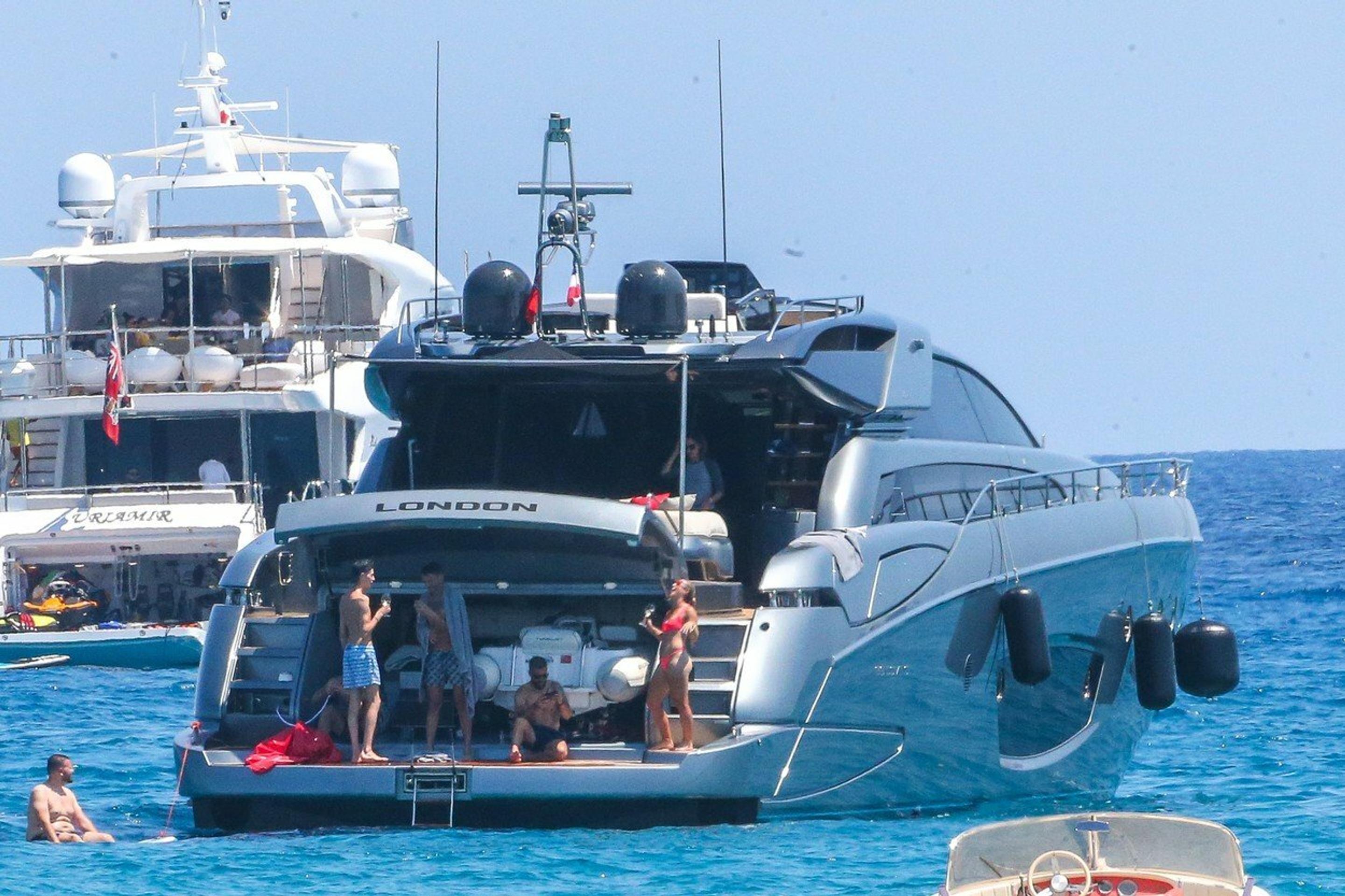 Paparazzi zábery Dominiky Cibulkovej. 