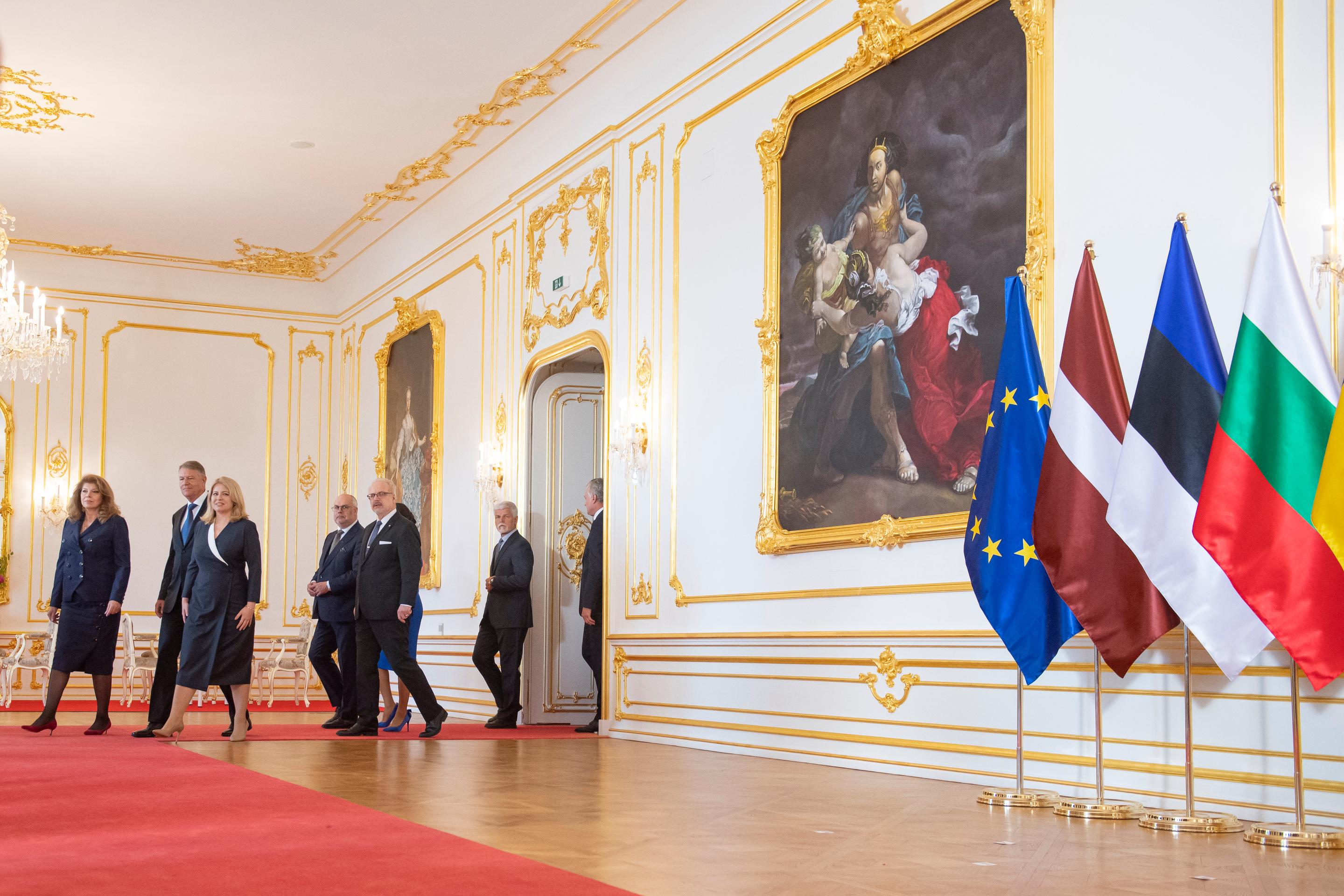 Summit prezidentov krajín Bukureštskej deviatky