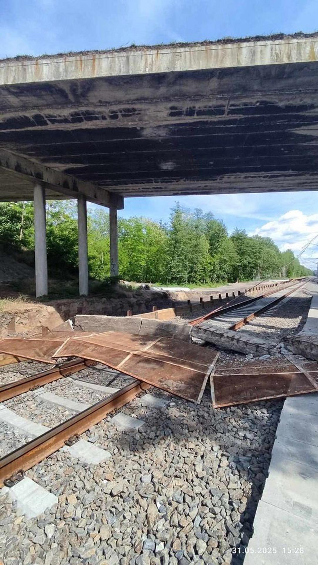 Pád mosta na železničnú trať