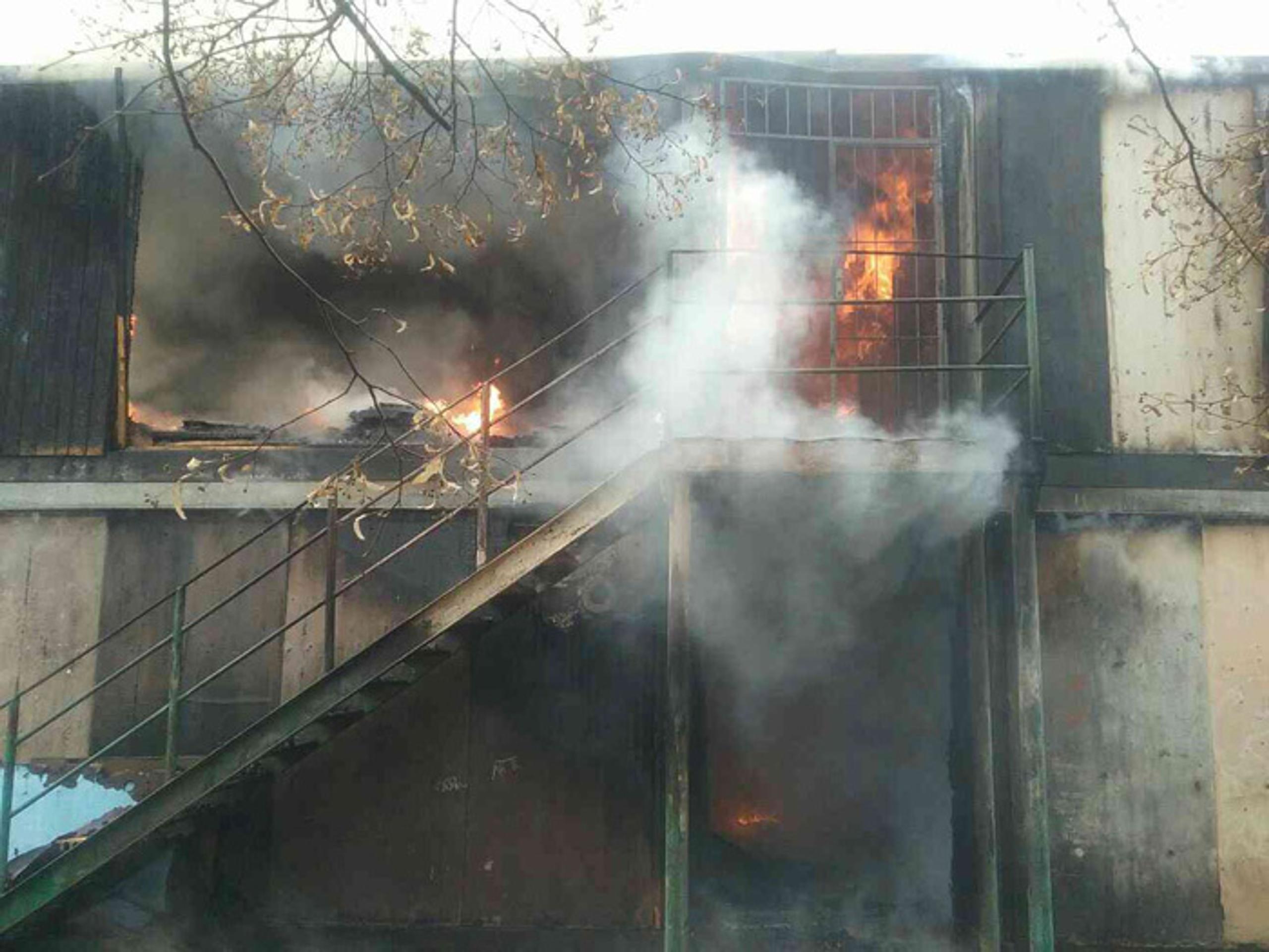  Oheň zachvátil unimobunky na Alejovej ulici v Košiciach.