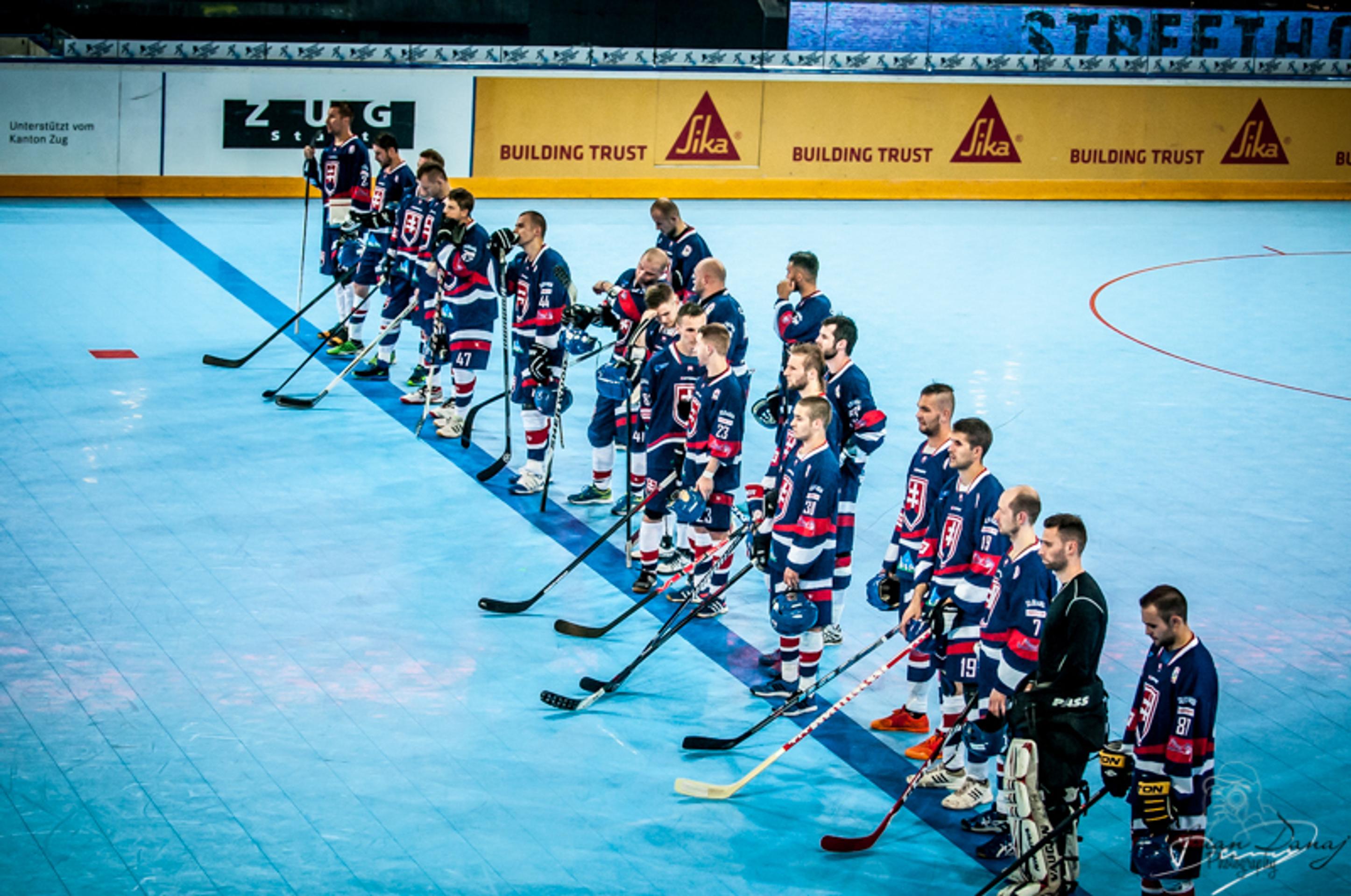 Úvodný duel hokejbalových MS USA-Slovensko.