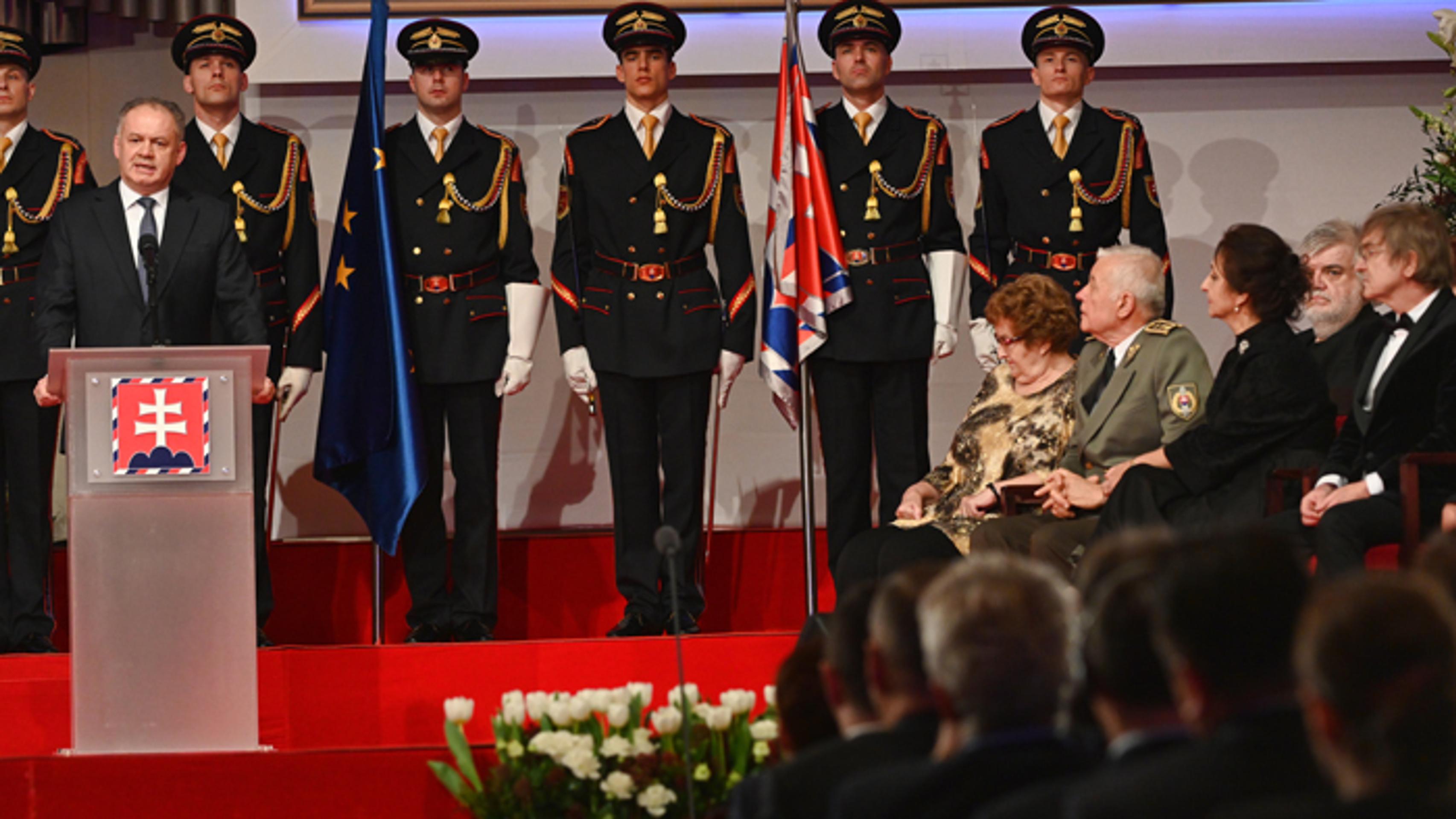 Alpská lyžiarka Petra Vlhová počas 1. kola nočného slalomu vo Flachau.