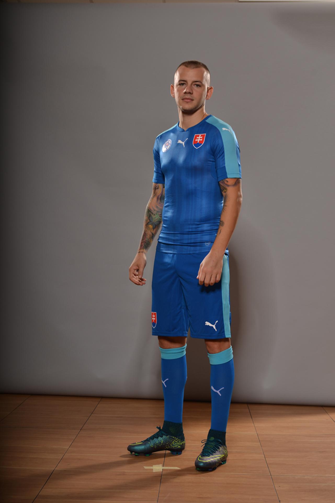 Vladimír Weiss v novom reprezentančnom drese pre vonkajšie zápasy.