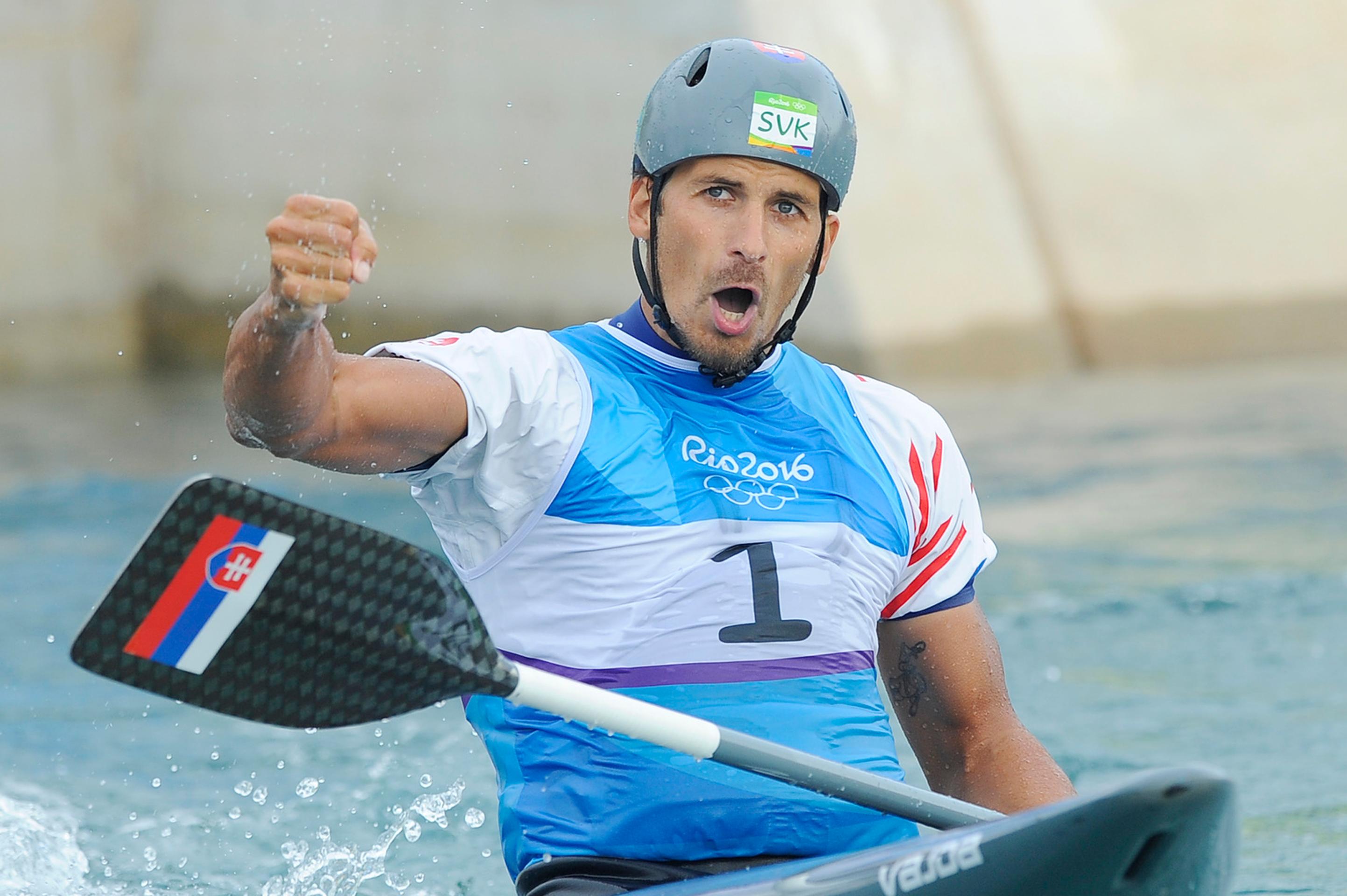 Matej Beňuš sa teší po finálovej jazde kategórie C1počas LOH Riu de Janeiro.