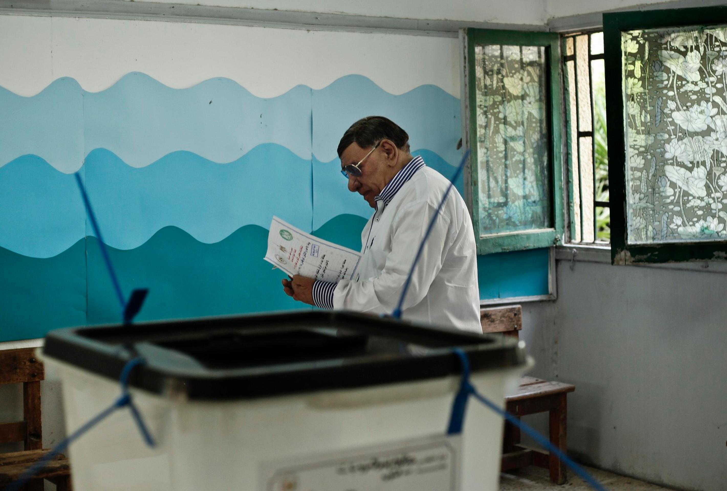 Dlhoočakávané parlamentné voľby v Egypte.