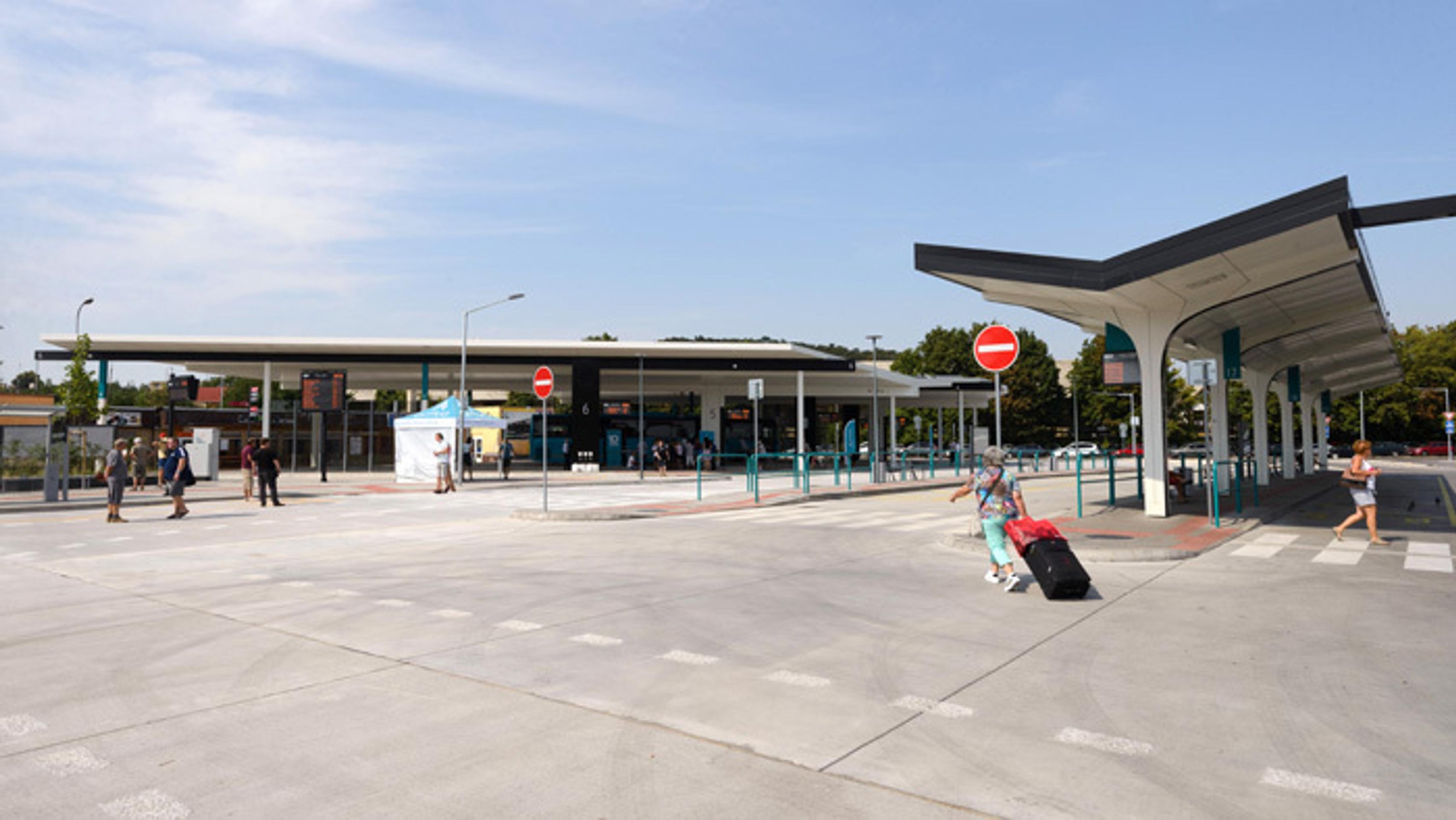 Zmodernizovaná autobusová stanica v Nitre.