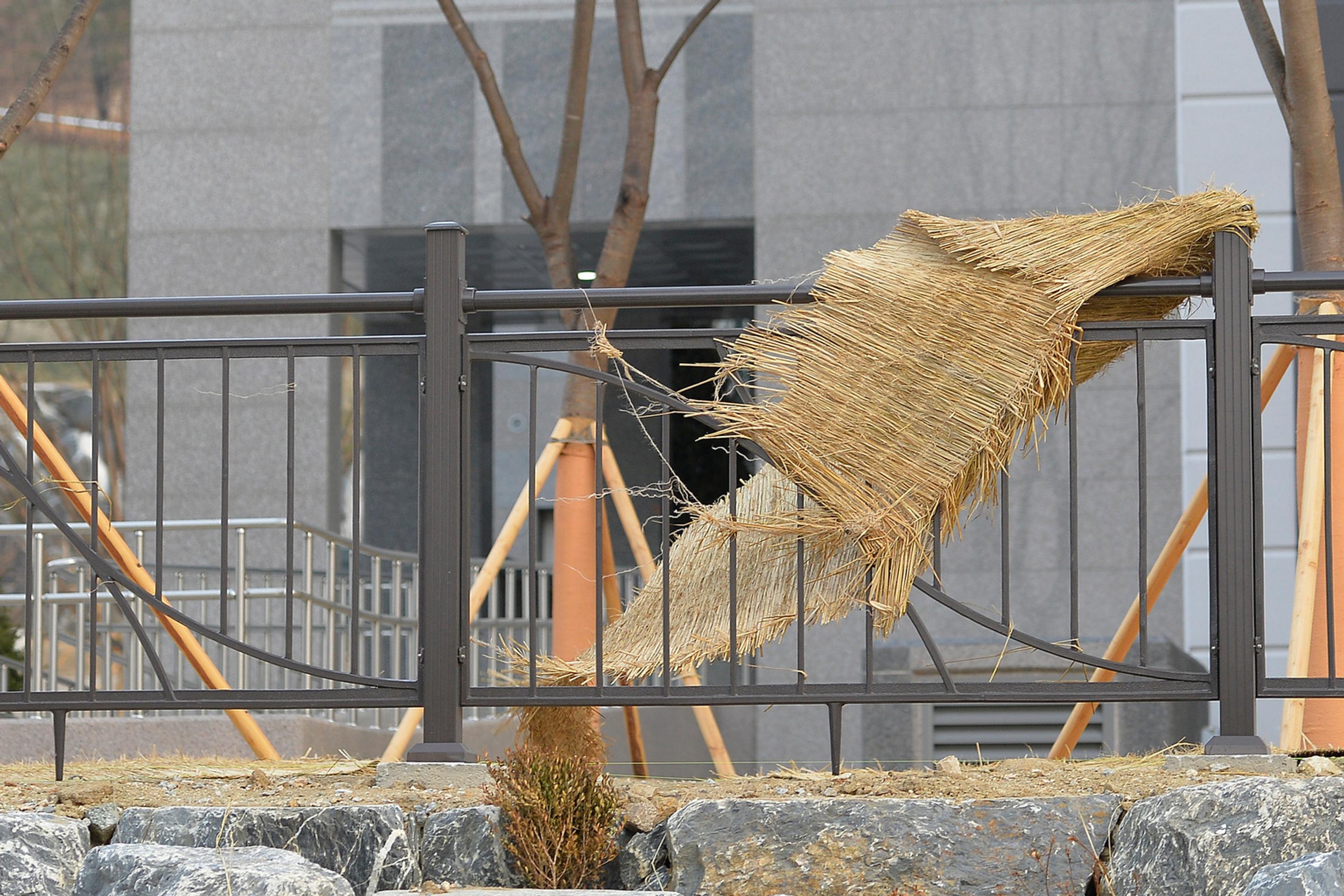 Lietadlo stratilo počas letu stratilo kryciu časť motora.