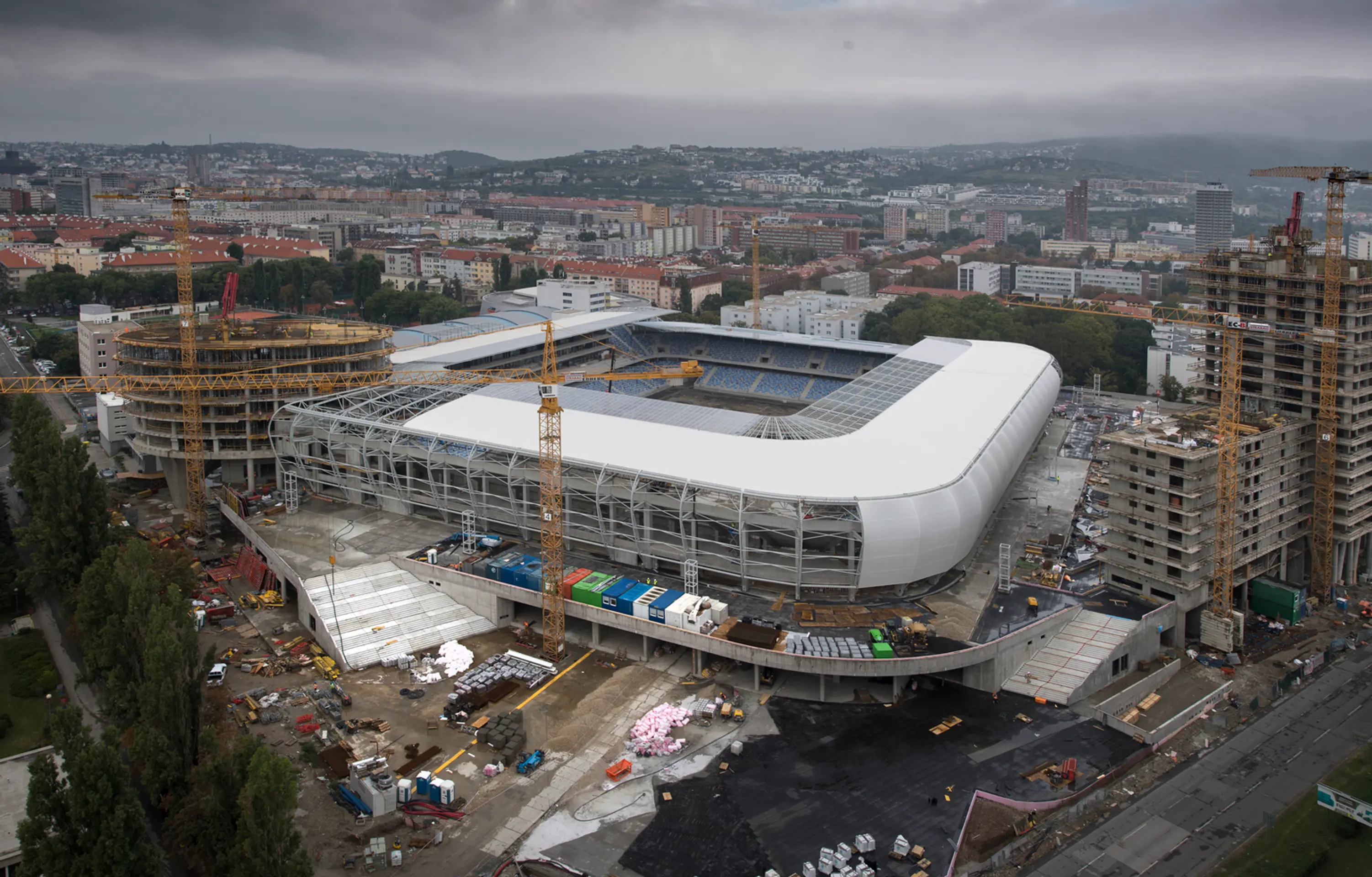 Na snímke stavba Národného futbalového štadióna počas kontrolného dňa.