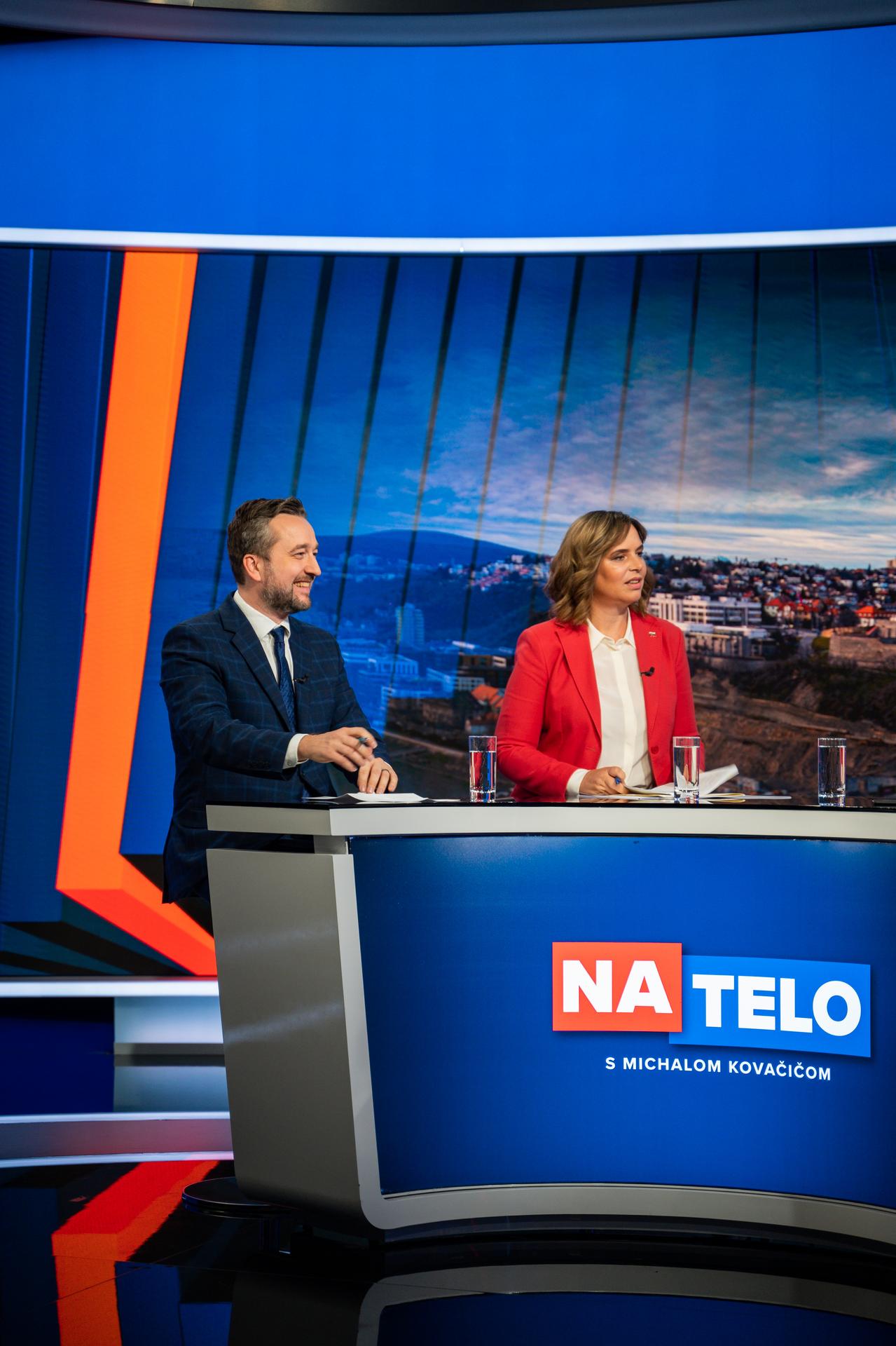 Veronika Remišová (Za ľudí) a Ľuboš Blaha (Smer-SD) v relácii Na telo.