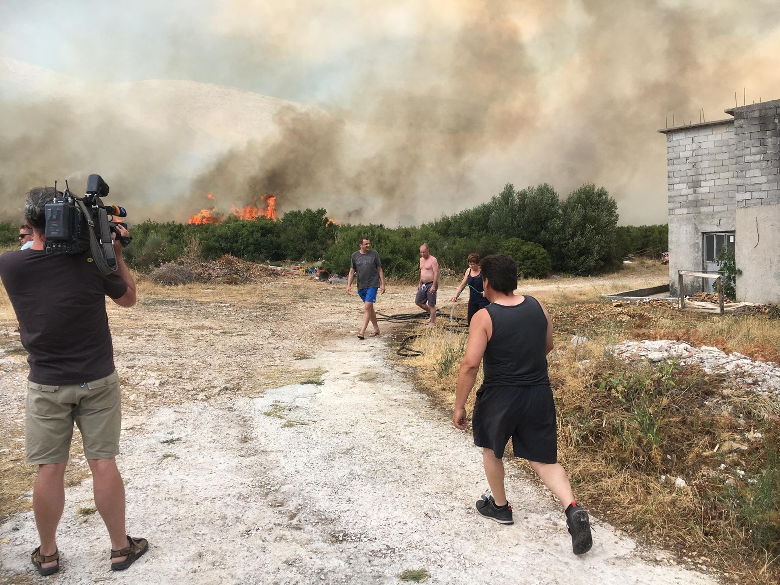 Mohutný požiar v obľúbenej destinácii Slovákov. Náš redaktor sa ocitol v ohnivom pekle