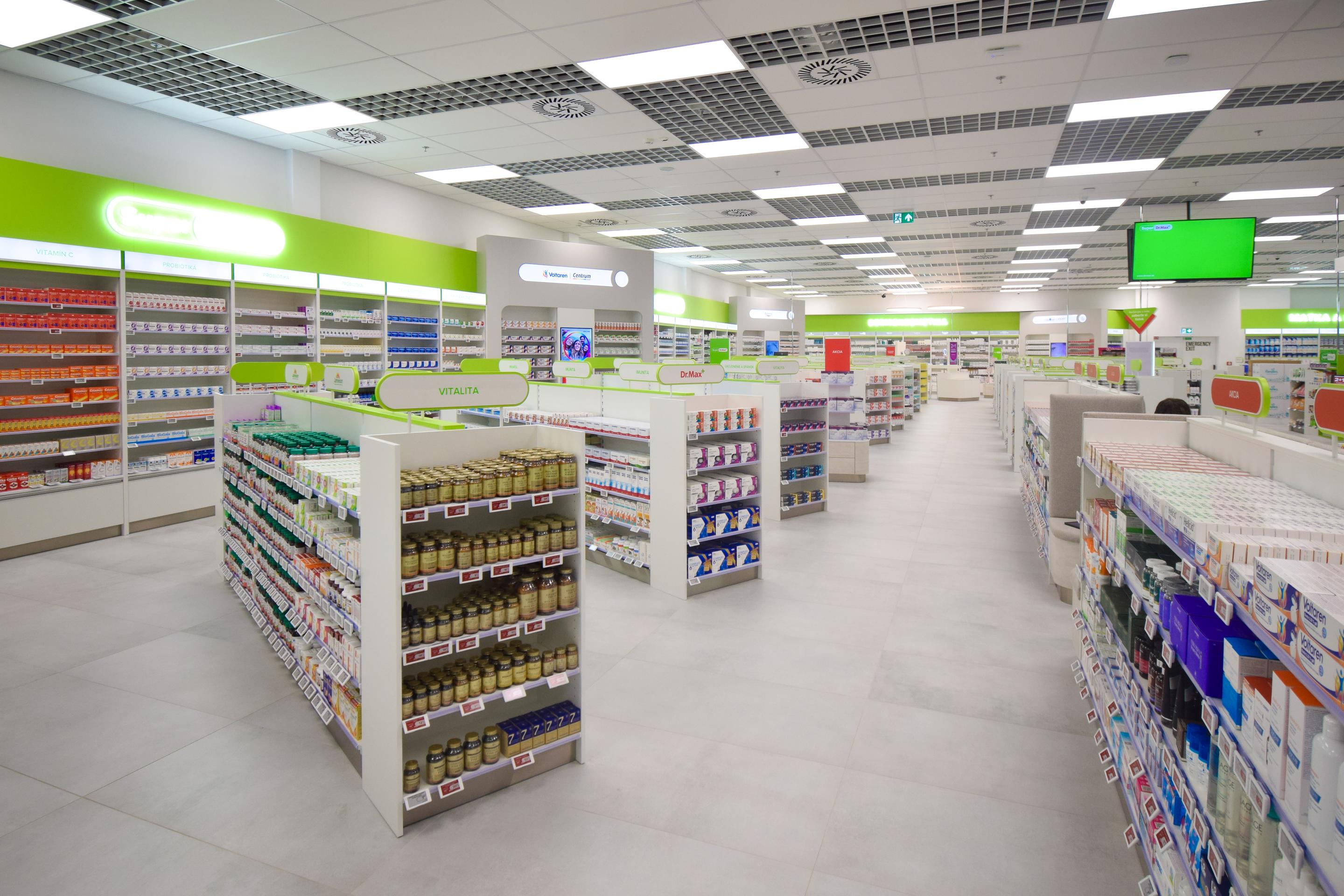 Lekáreň má rozlohu 715 metrov štvorcových.