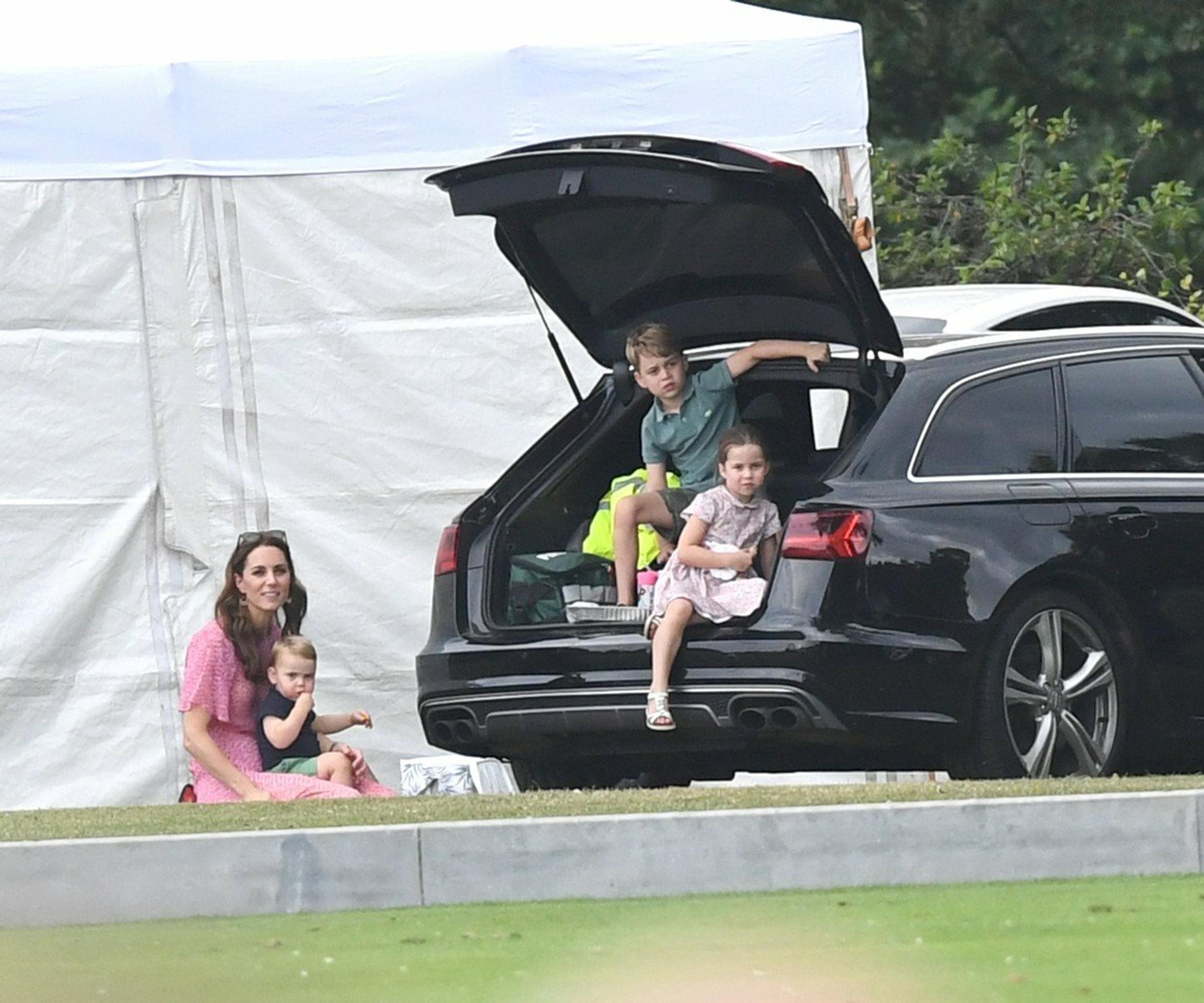 Vojvodkyňa zo Sussexu so synom. 