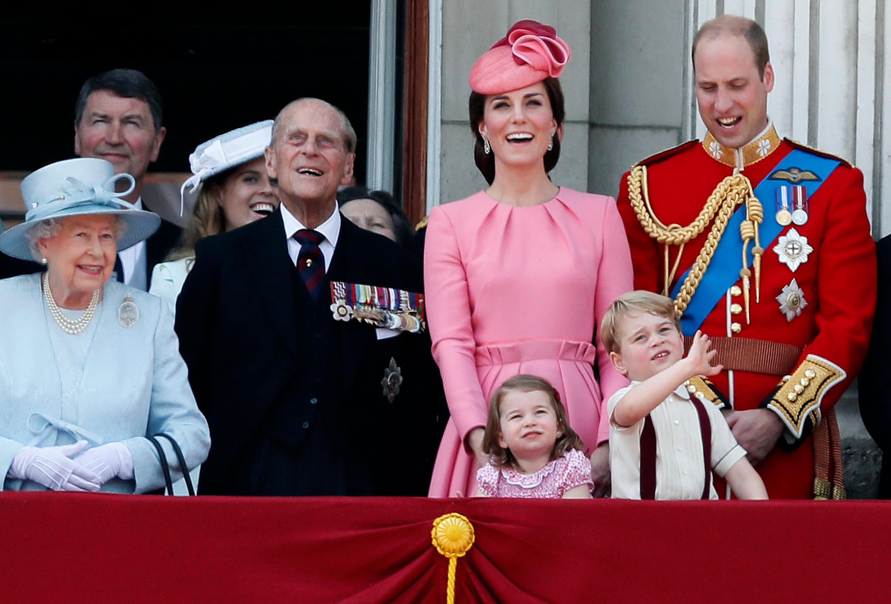 Členovia kráľovskej rodiny.