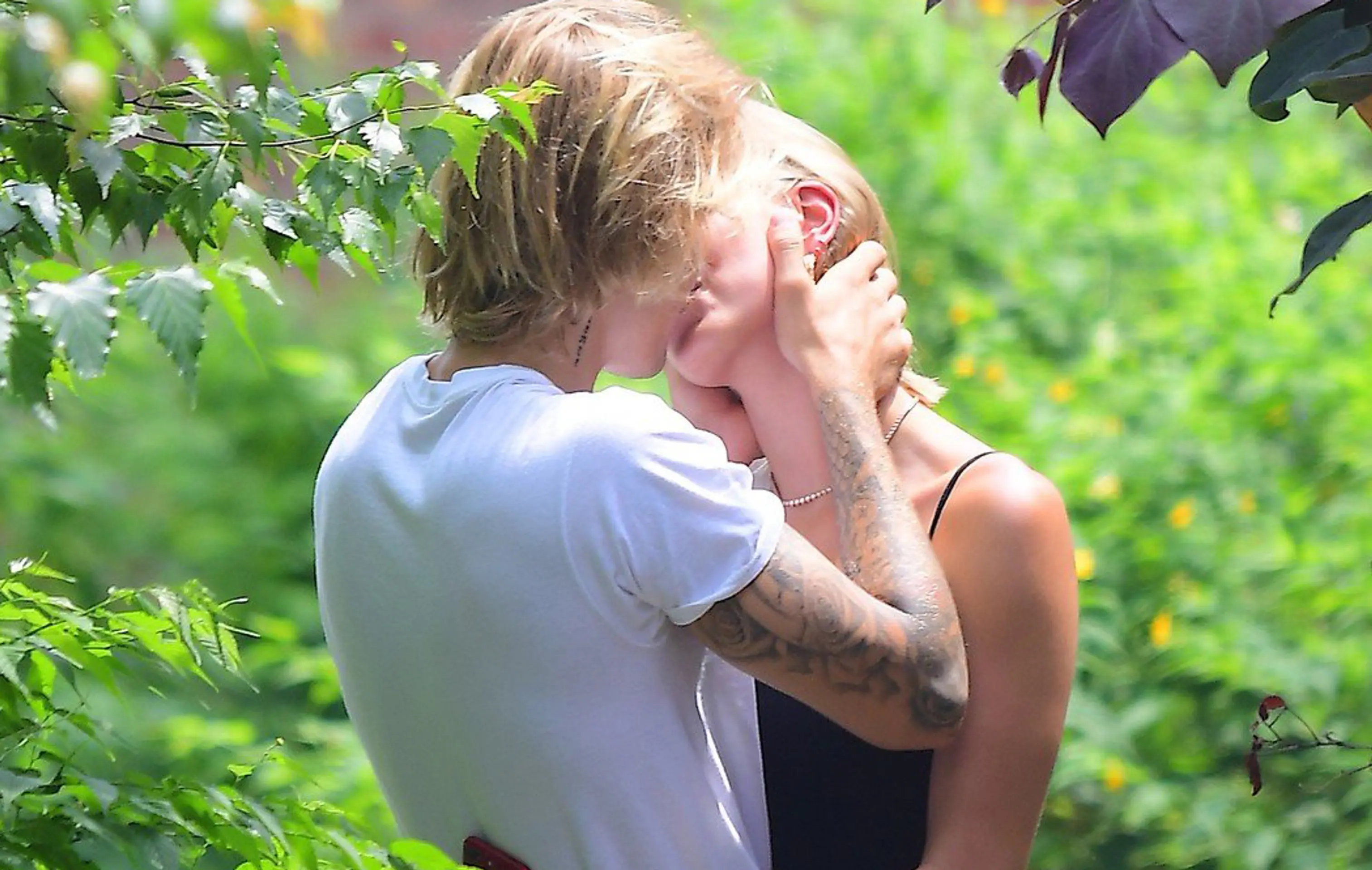 Justin Bieber je po mesiaci randenia zasnúbený. Toto je jeho vyvolená