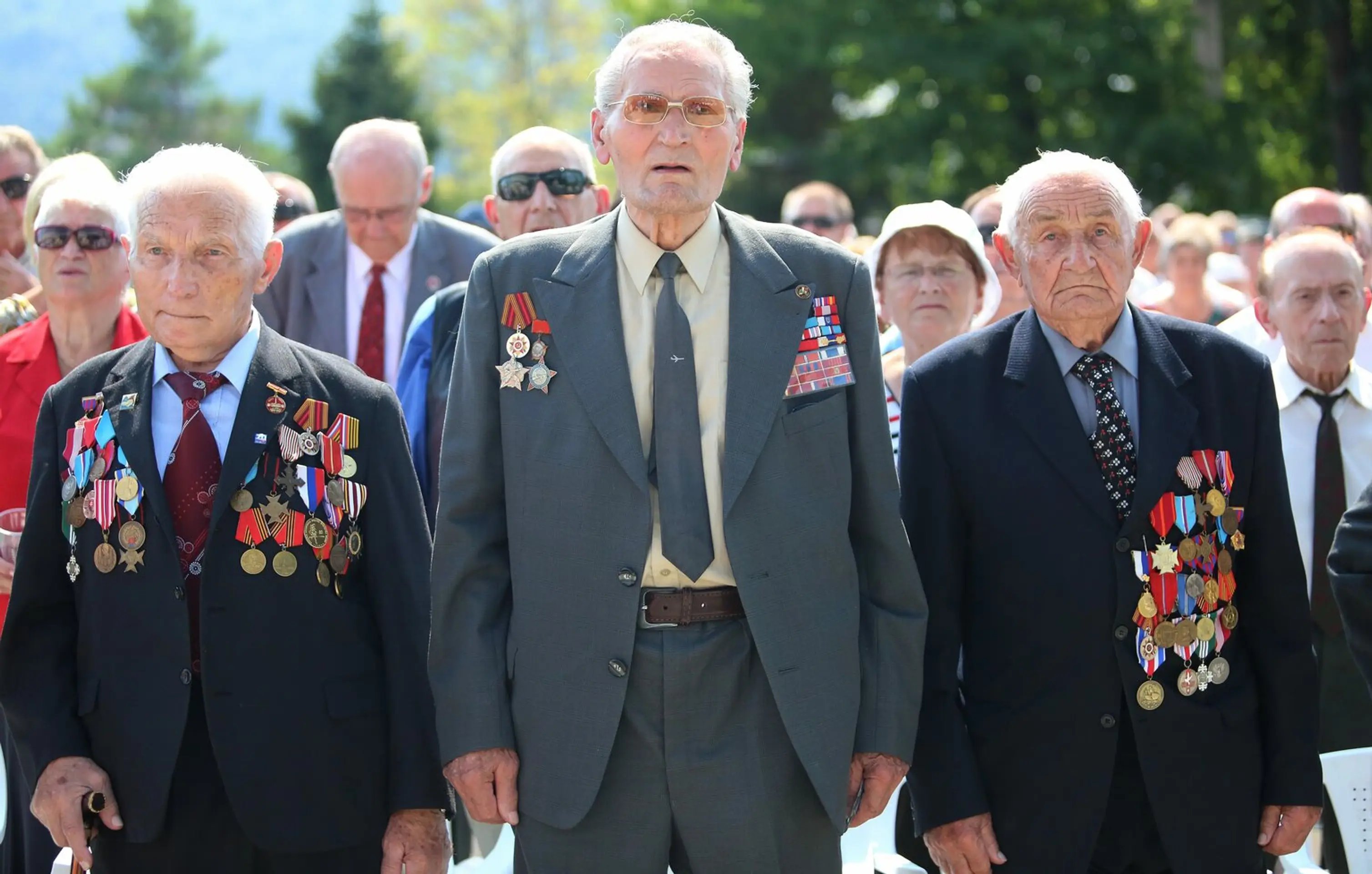 Účastníci Slovenského národného povstavnia počas osláv 72. výročia.