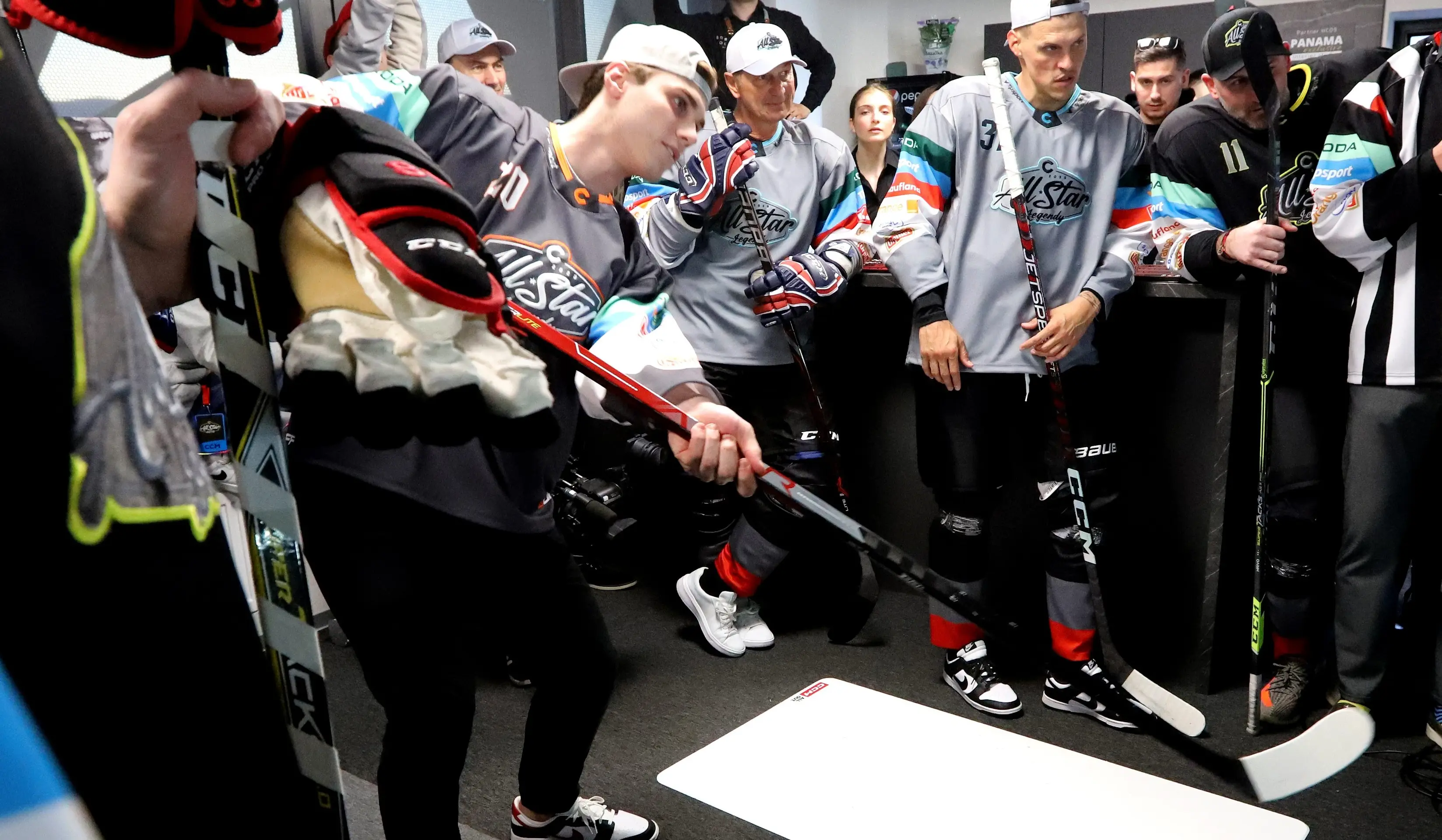Hokejová exhibícia All Star legiend v Banskej Bystrici. 