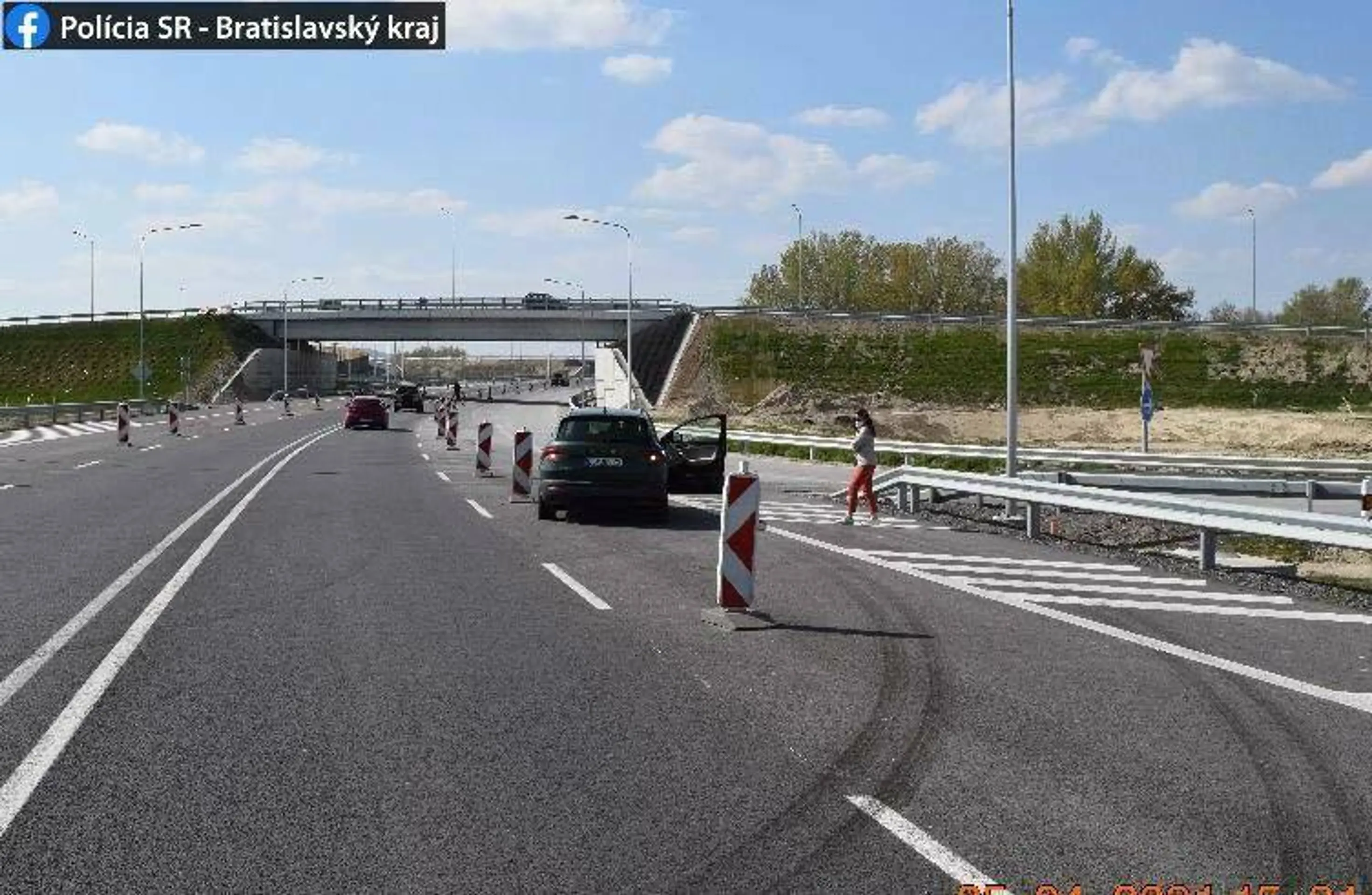 Auto, do ktorého narazil opitýv vodič jazdiaci v protismere.