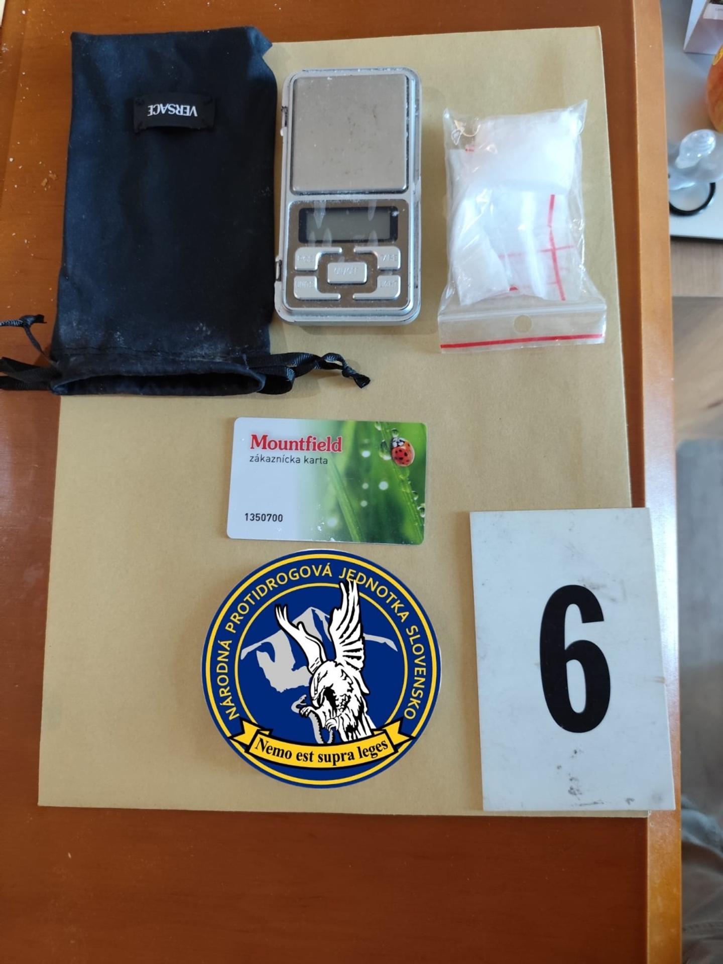 Pri akcii Medelín zadržali 12 ľudí.