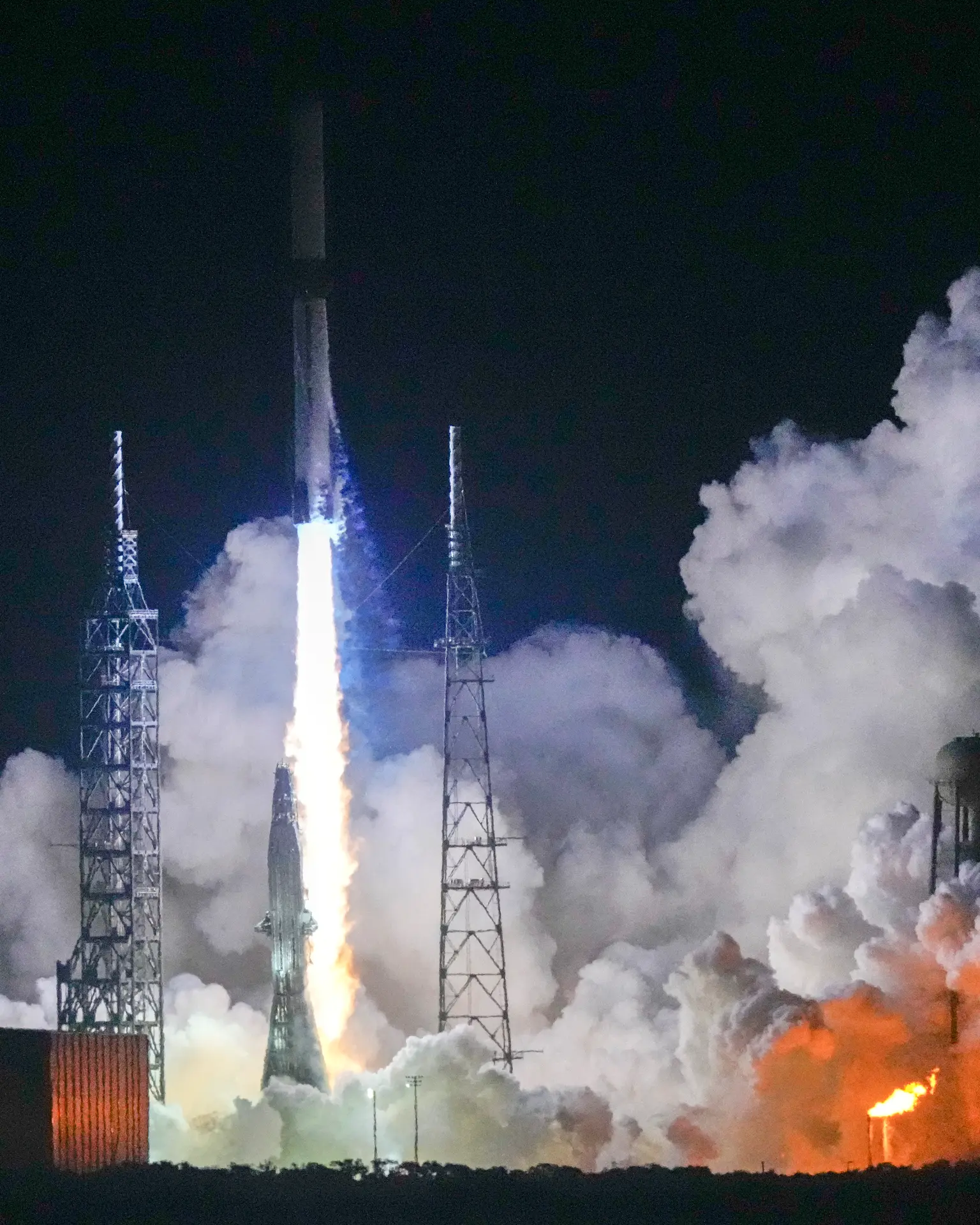 Nosná raketa New Glenn odštartovala na prvý skúšobný let.