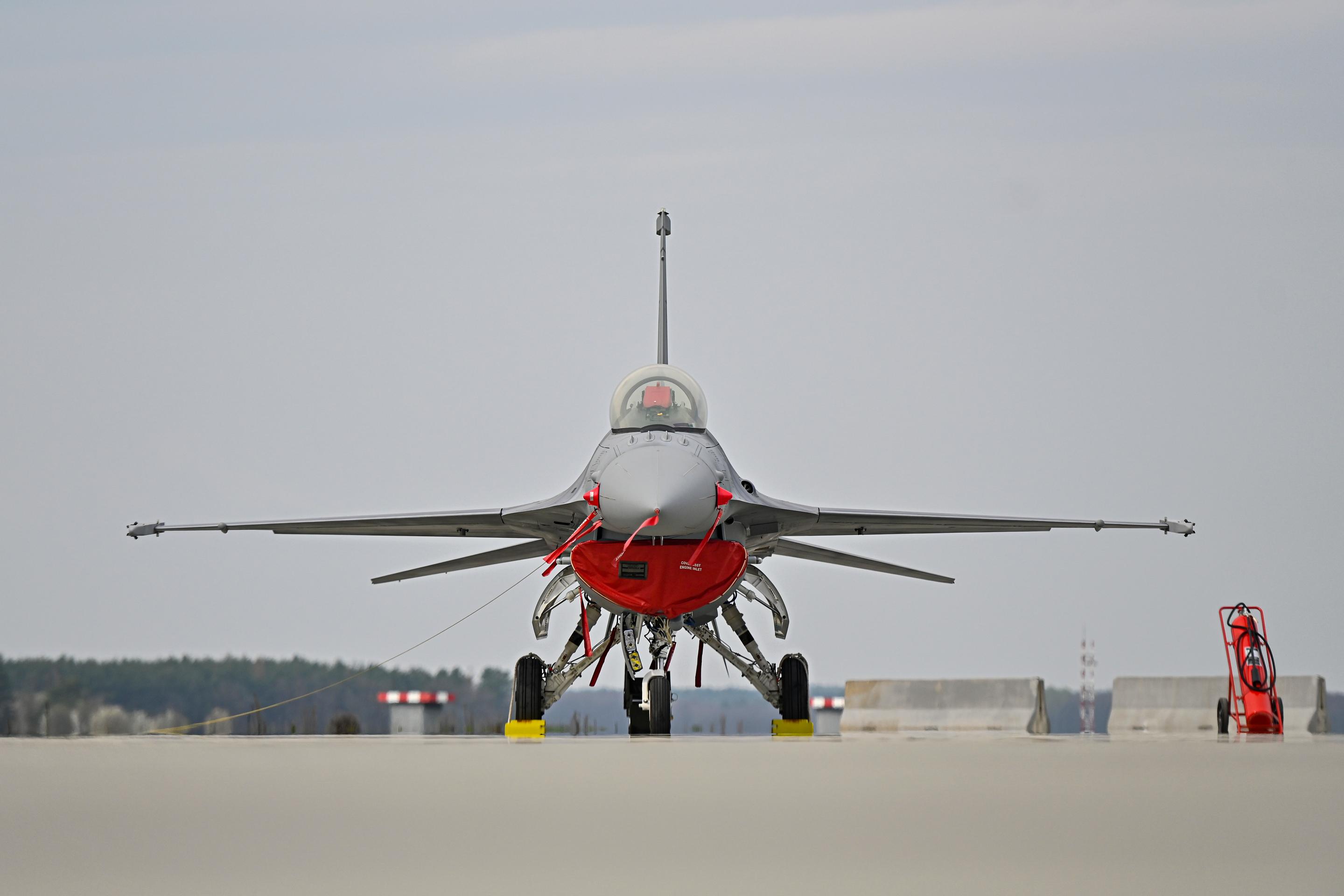 Na Slovensku pristáli ďalšie dve stíhačky F-16