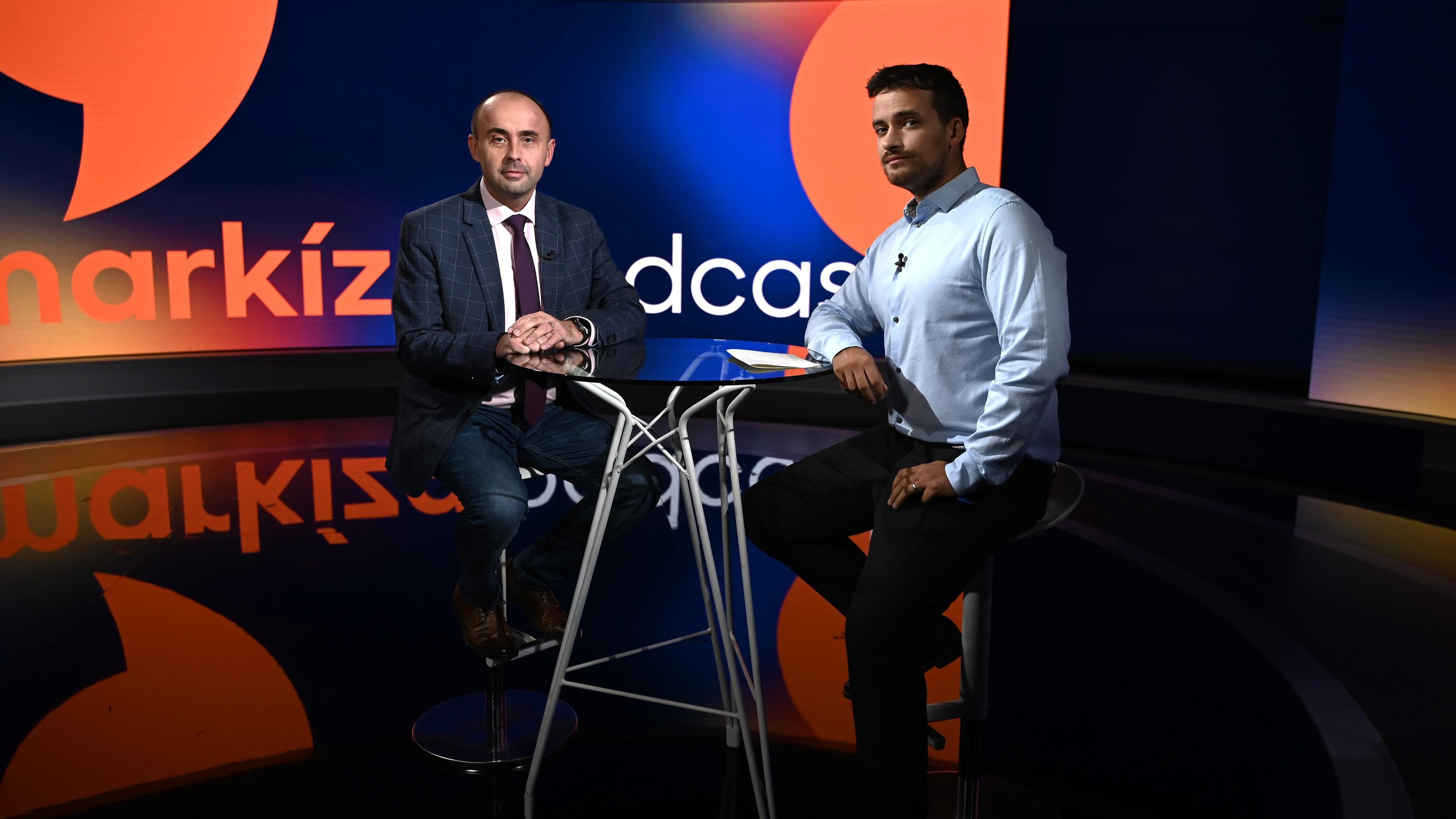 Cirkus Politikus s Adelom Ghannamom a Radoslavom Štefančíkom.