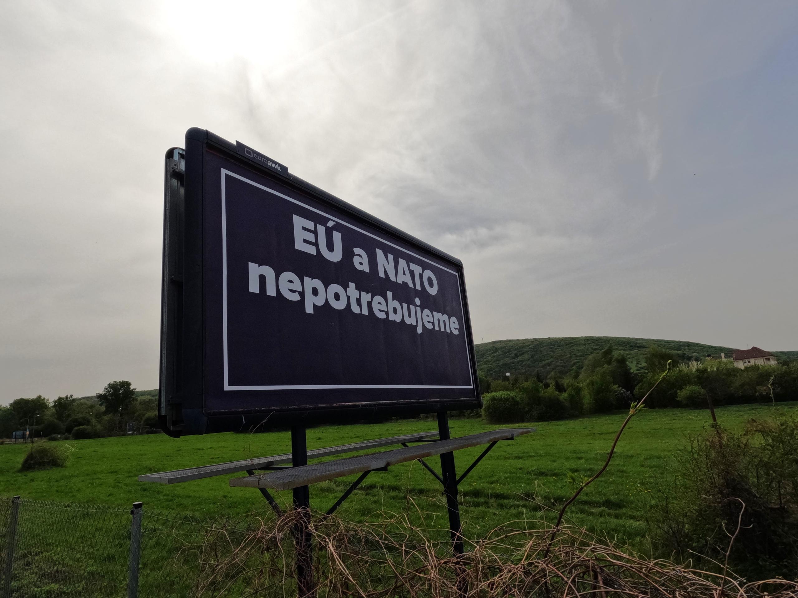 Kontroverzná billboardová kampaň.