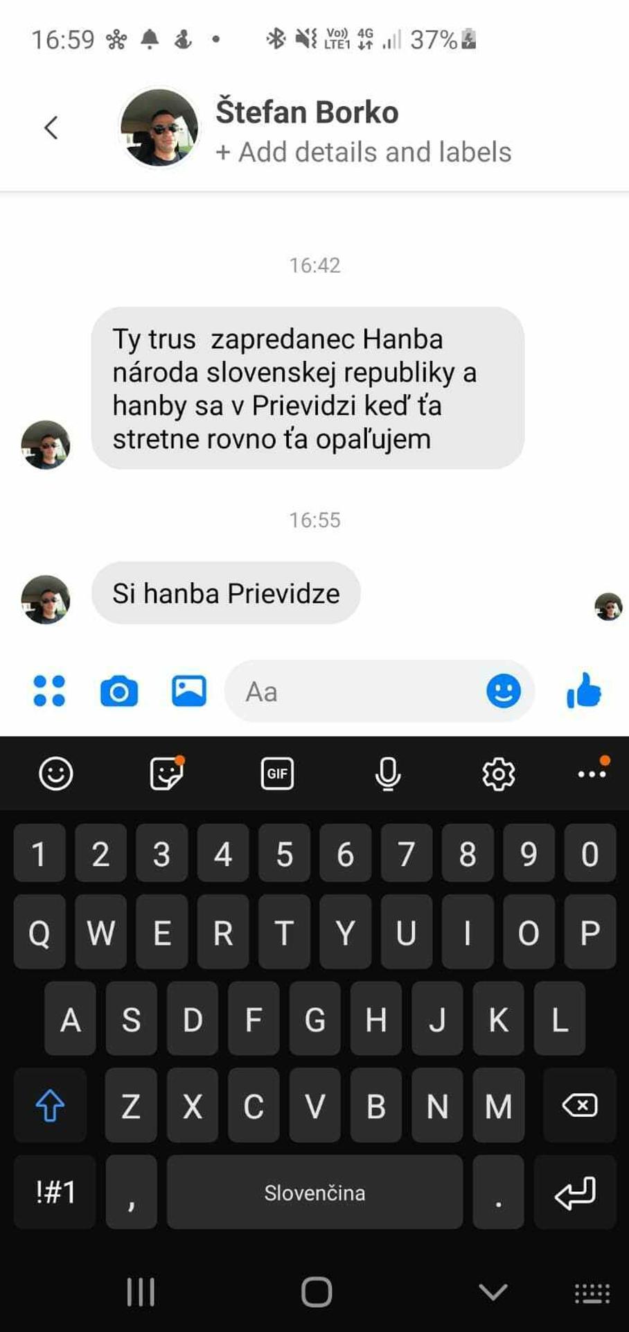 Nadávka poslancovi SaS Miroslavovi Žiakovi.