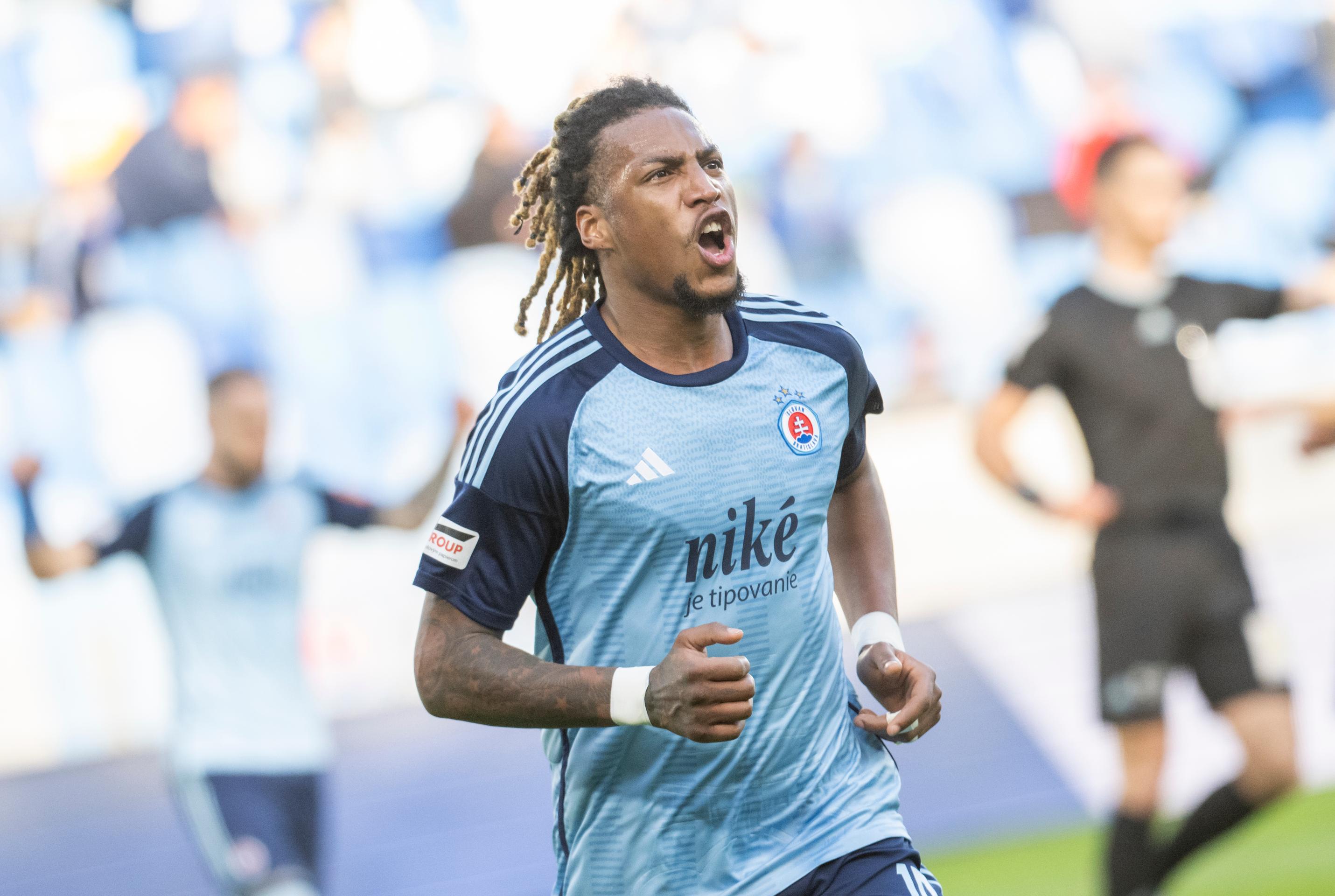 Gerson Rodrigues (Slovan) oslavuje gól v 20. kole Niké ligy proti Zlatým Moravciam.