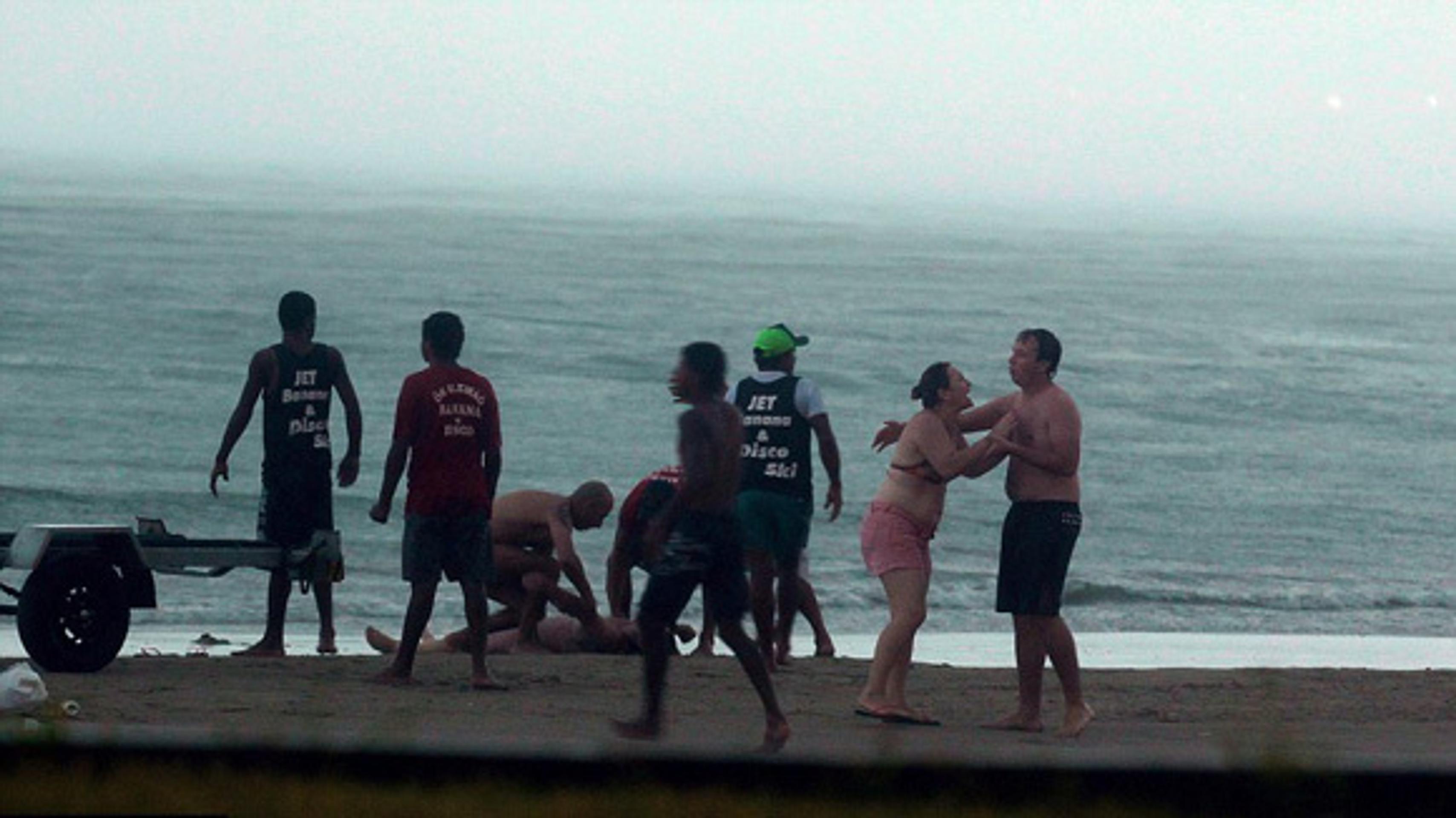 Ženu zasiahol blesk na pláži v Brazílii