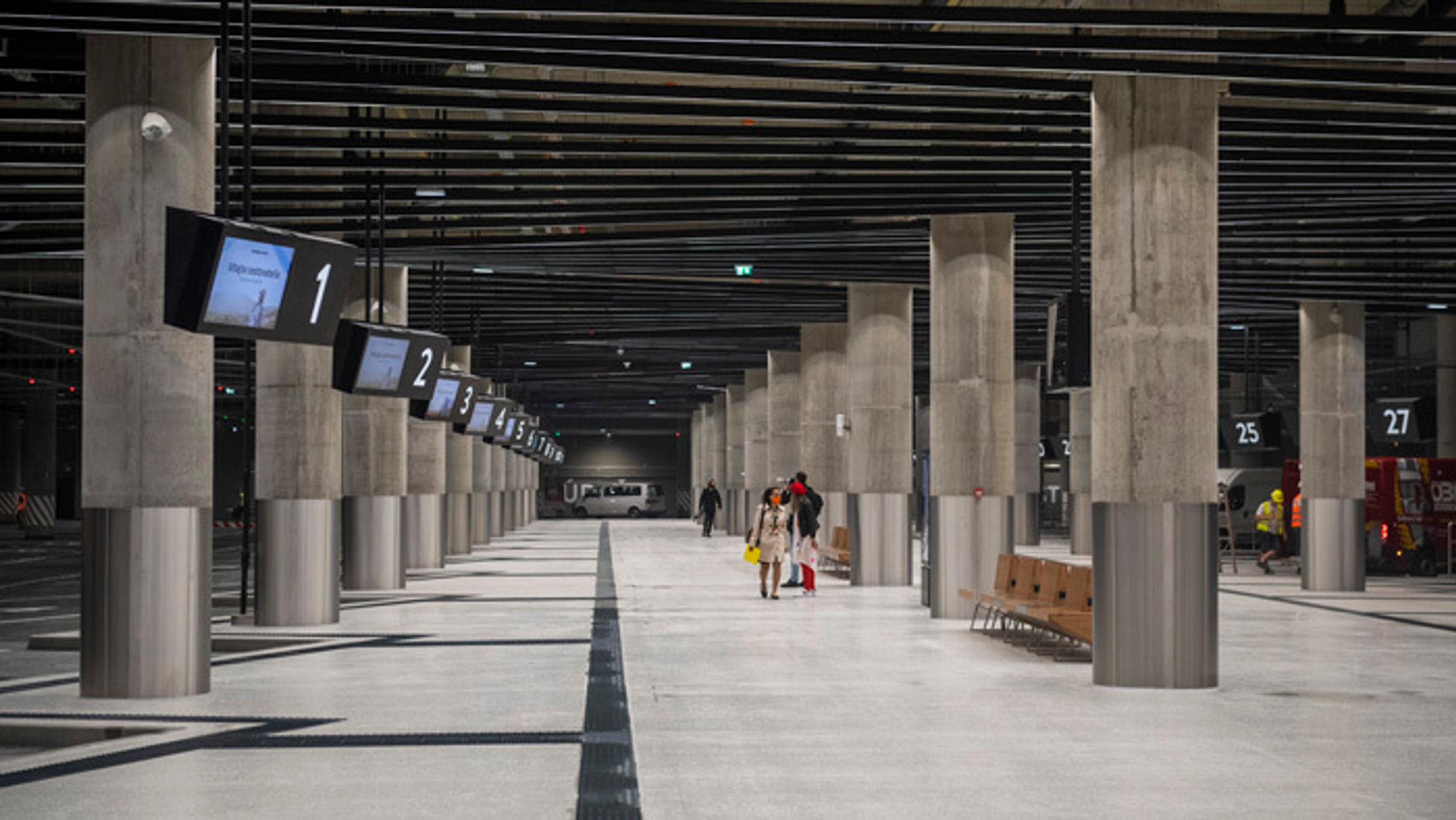 Nástupištia na novej bratislavskej Autobusovej stanice Nivy. 