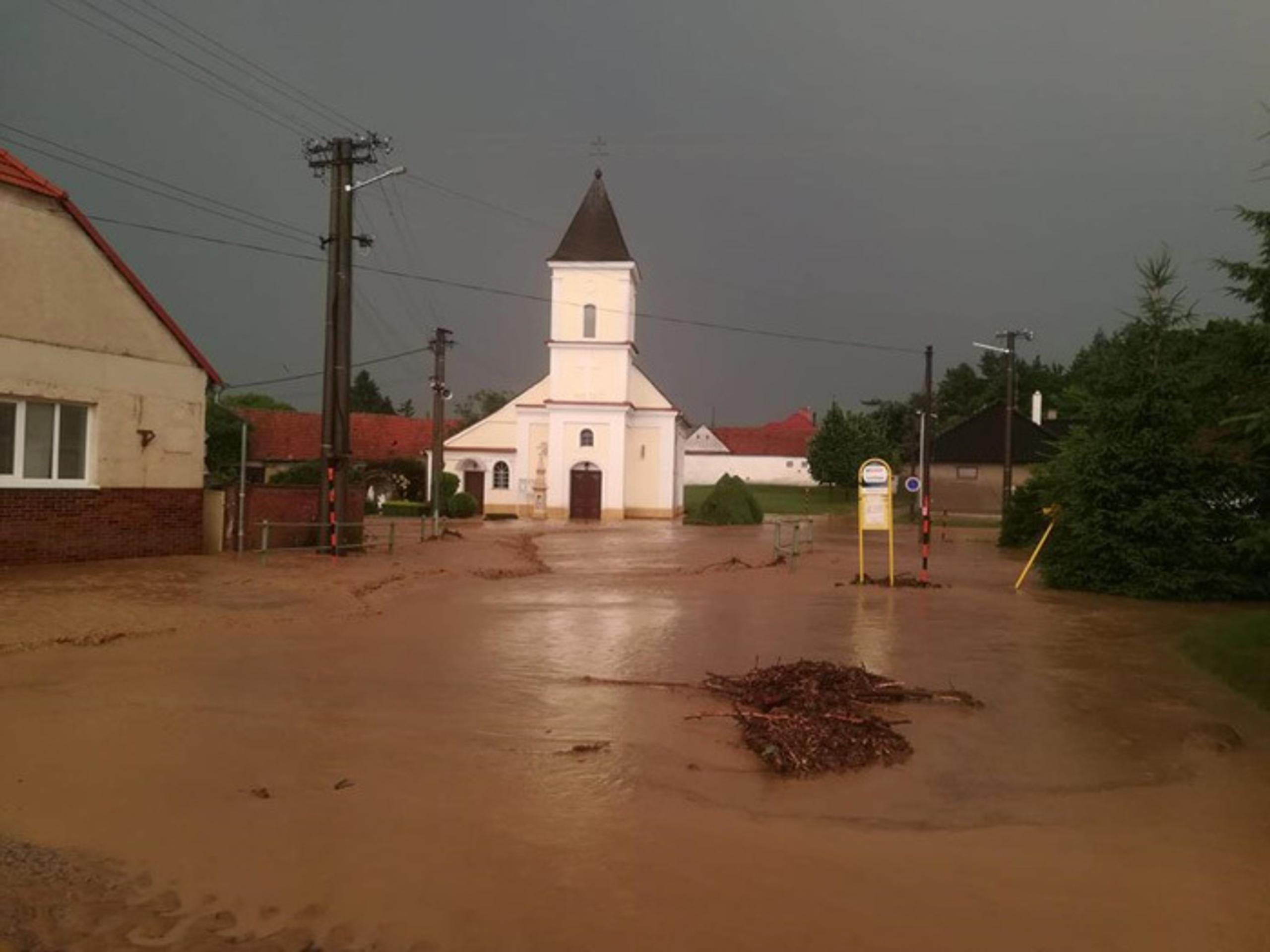 Záplavy v Dubovciach.