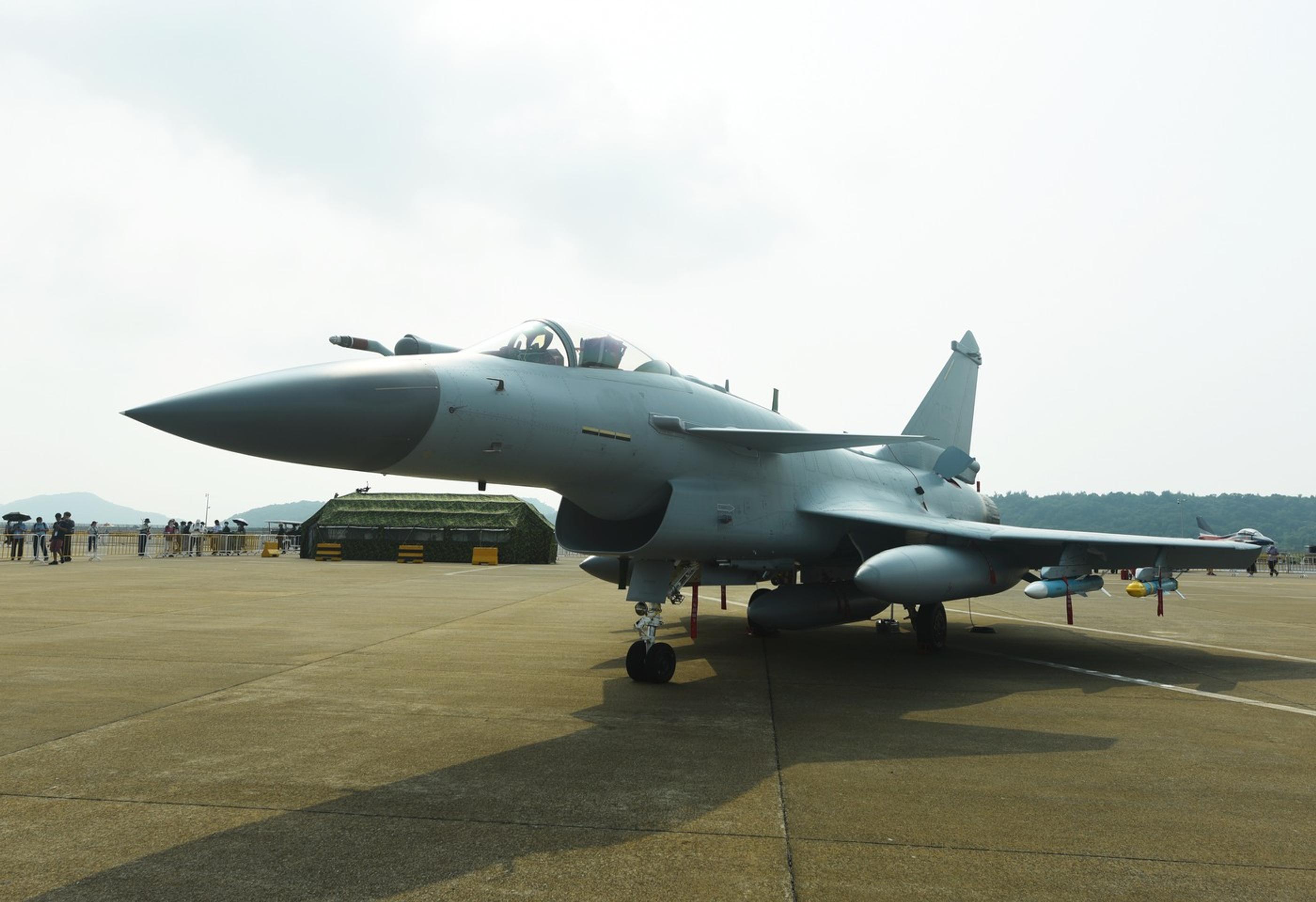 Chengdu J-10C. (2)