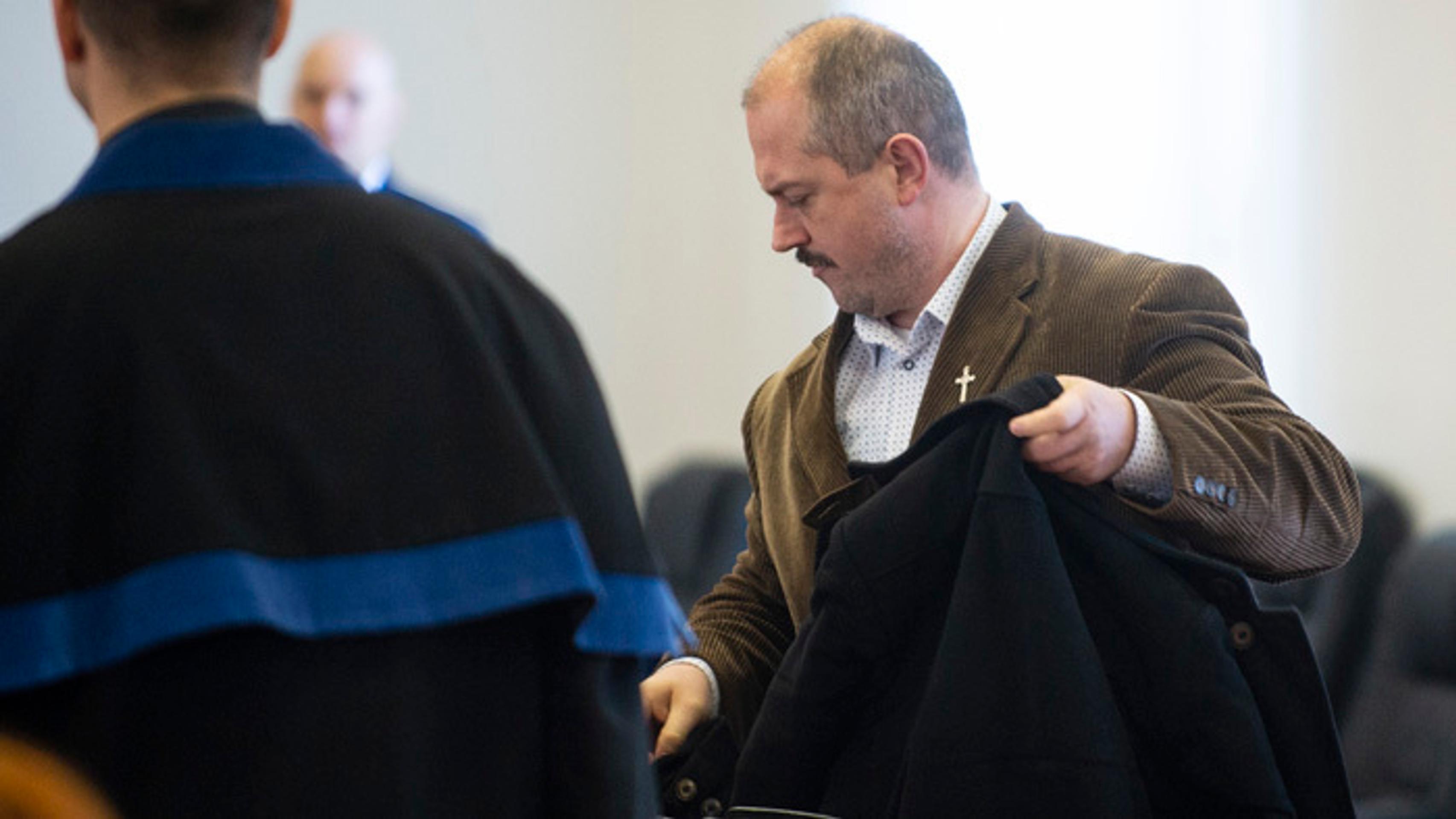 Willian z Chelsea oslavuje gól v FA Cupe proti Liverpoolu.