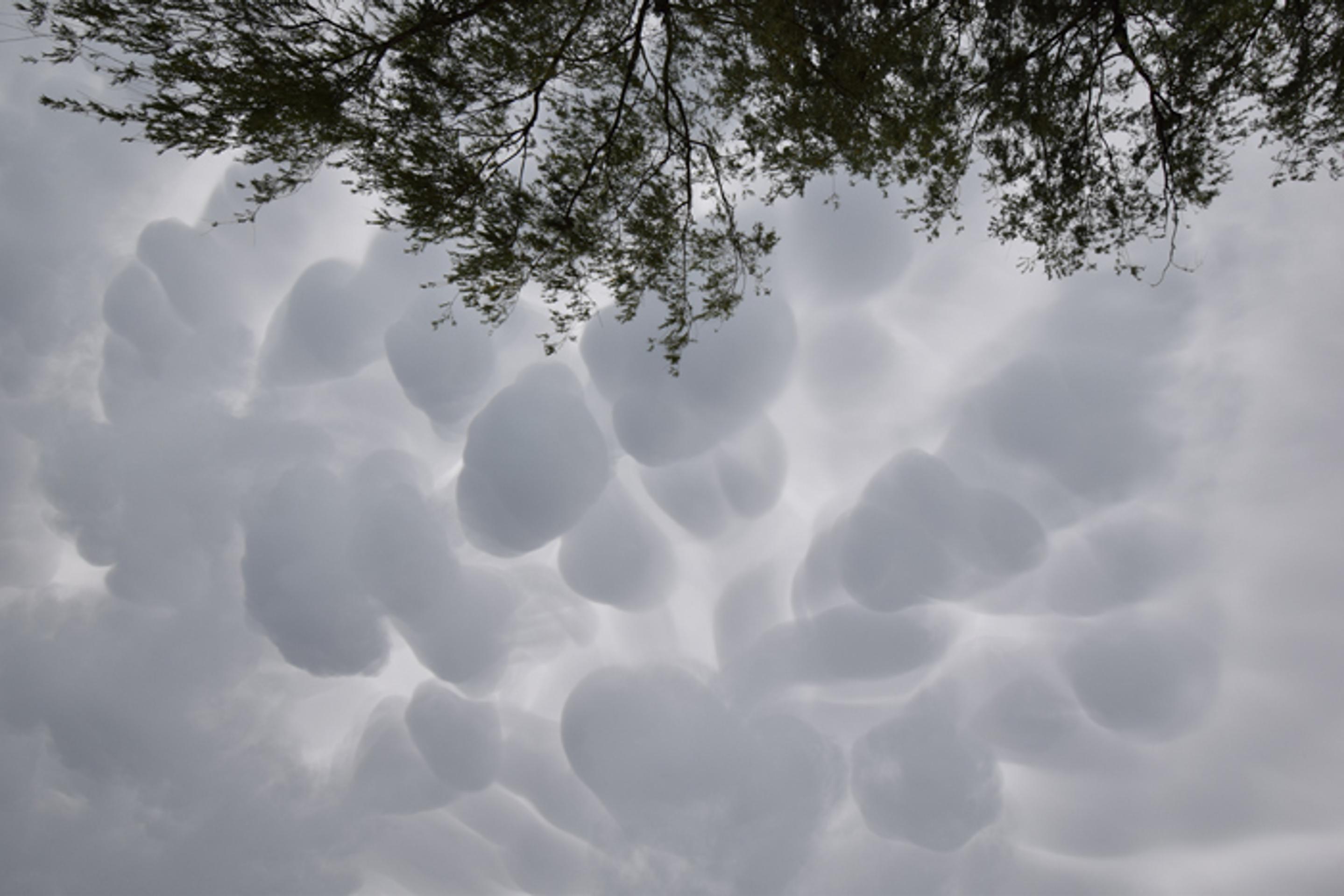 Mraky mammatus v Záhorskej Bystrici.