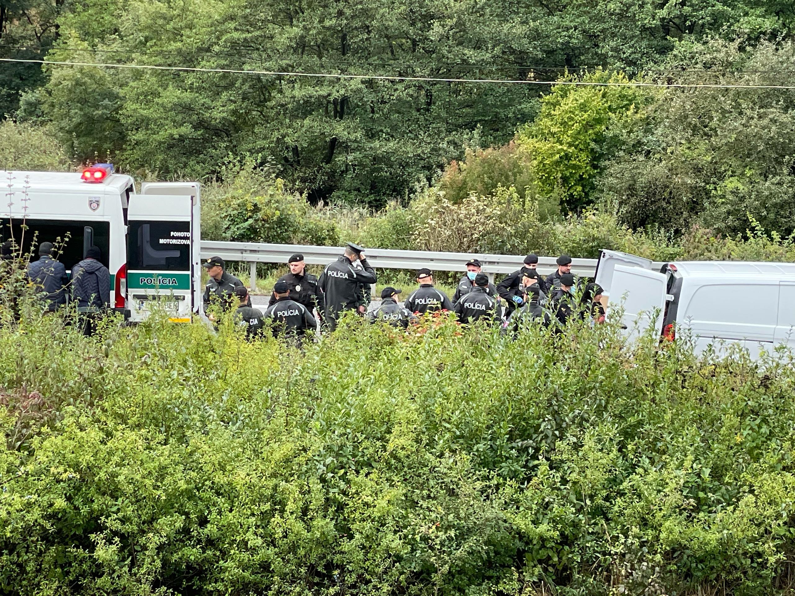 V dodávke bolo 23 ľudí, z toho 6 detí a šofér