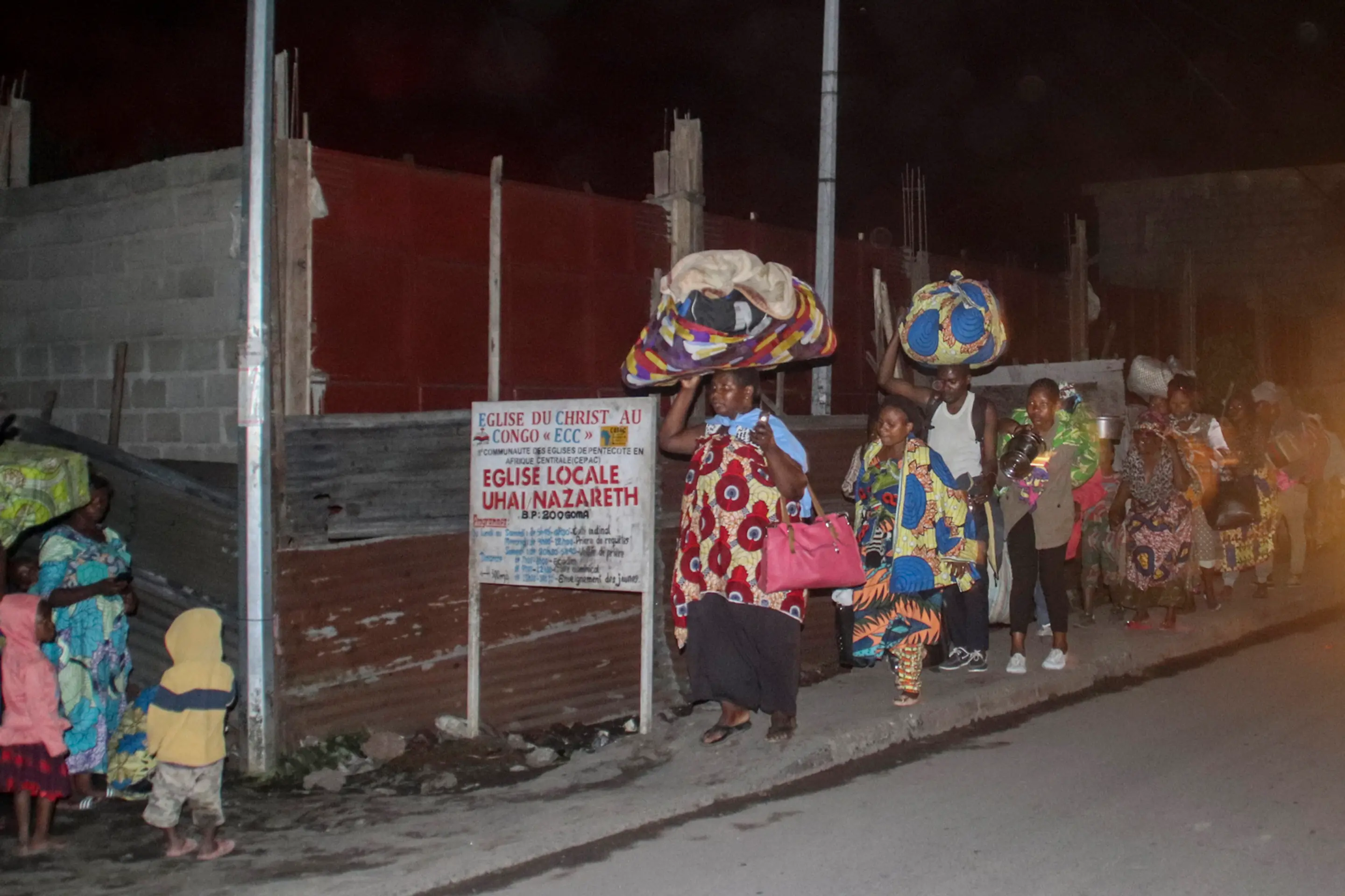 Erupcia sopky Nyiragongo ohrozuje neďaleké mesto Goma, kde vyteká láva