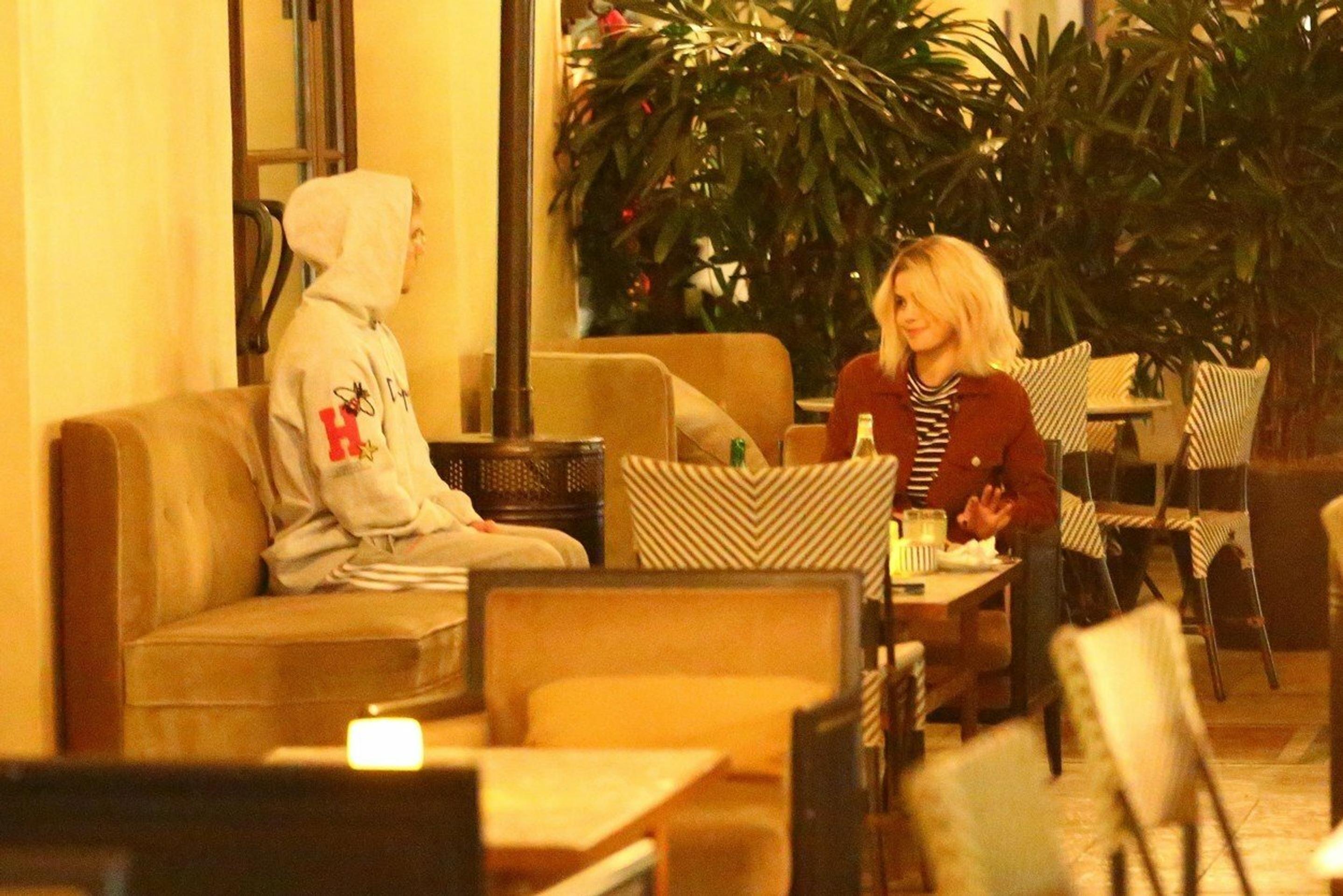 Ed Sheeran vo videoklipe ku skladbe Perfect