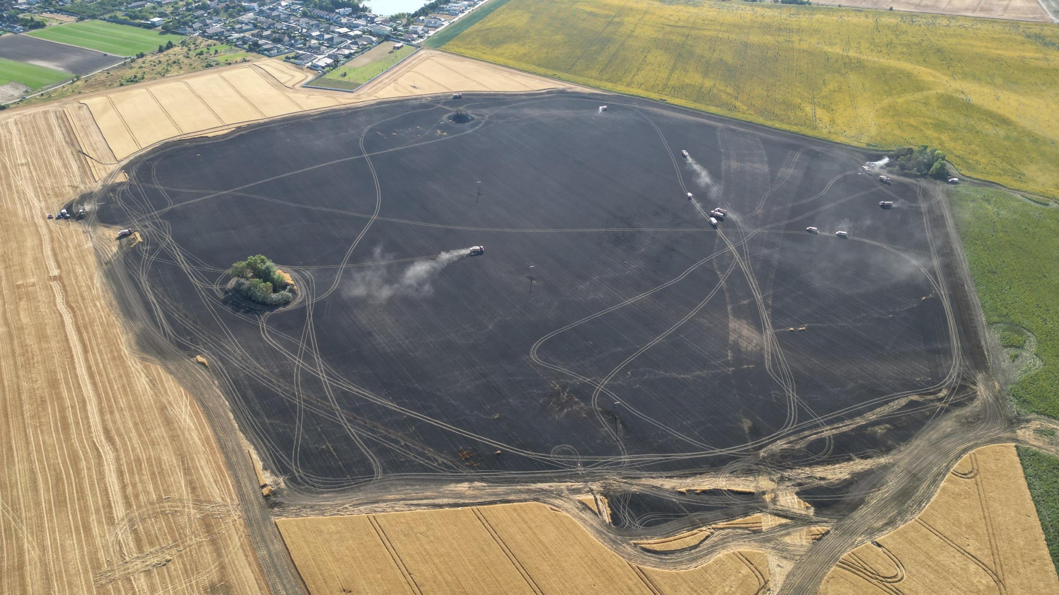 V blízkosti obce Reca horelo v sobotu obilie.