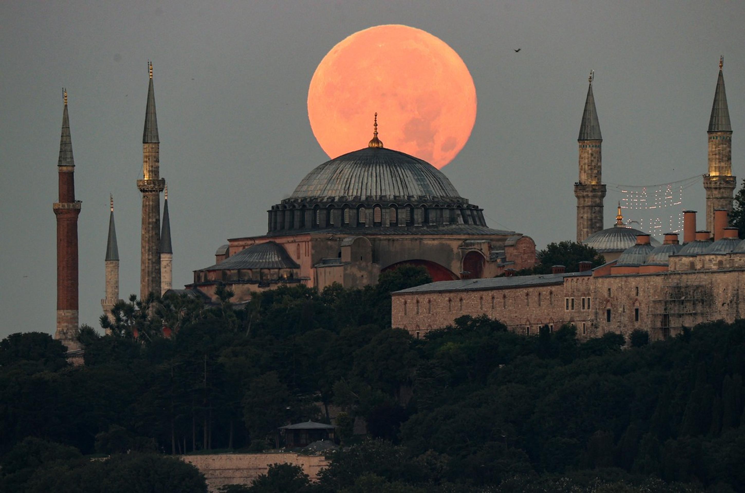 Superspln v Istanbule