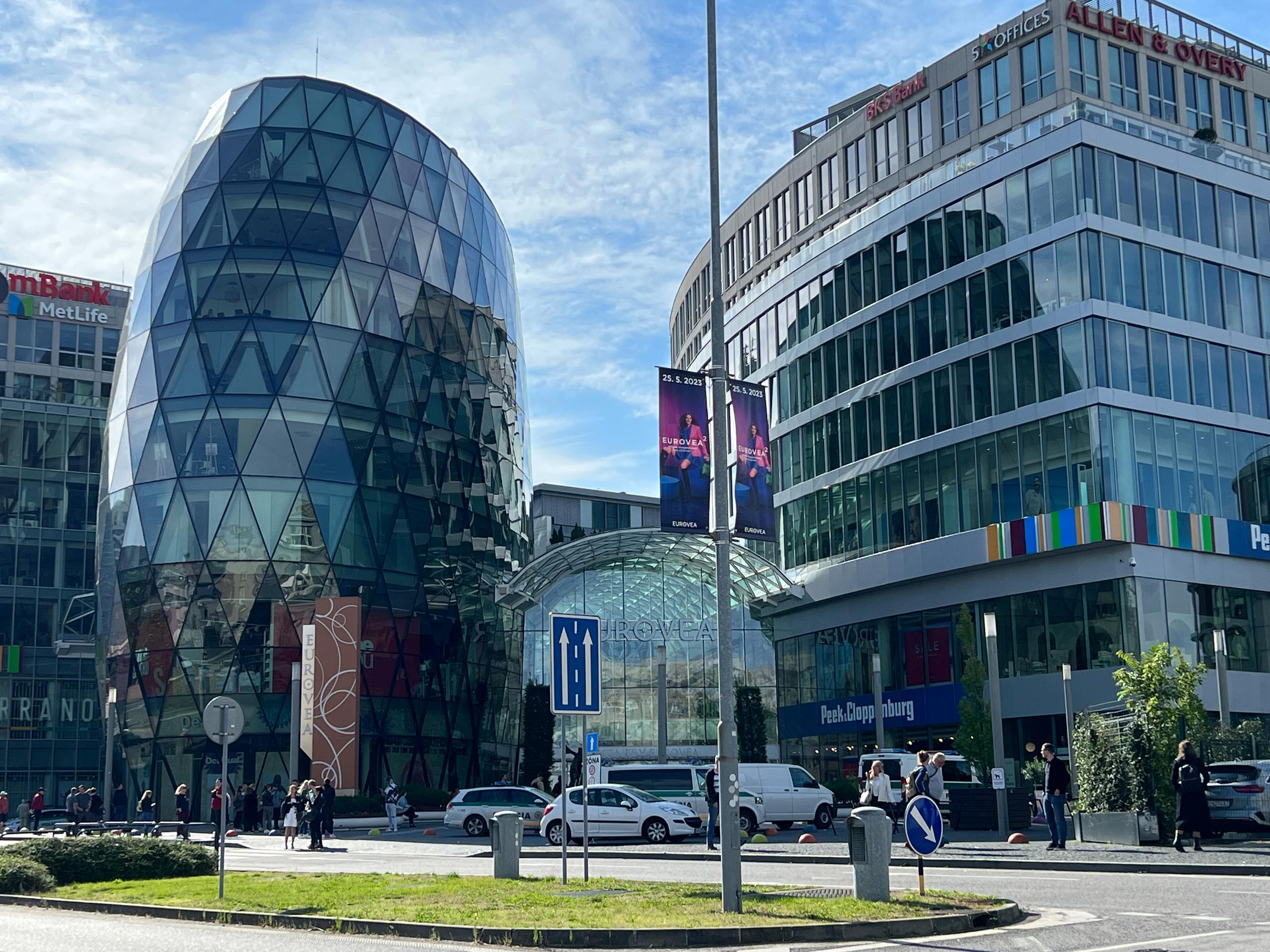 Zásah polície v nákupnom centre Eurovea.