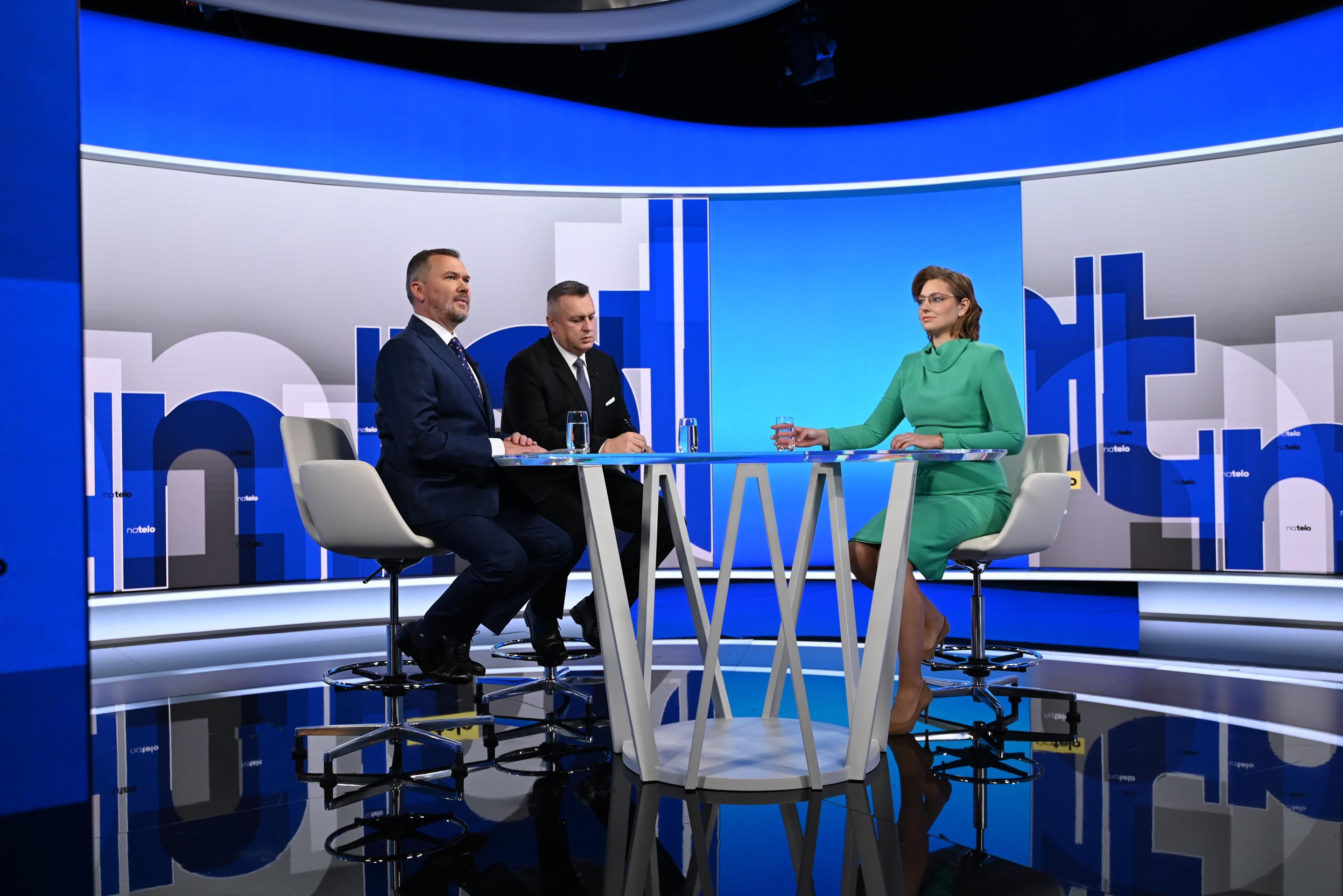 Hosťami relácie Na telo boli Andrej Danko (SNS) a Viliam Karas (KDH)