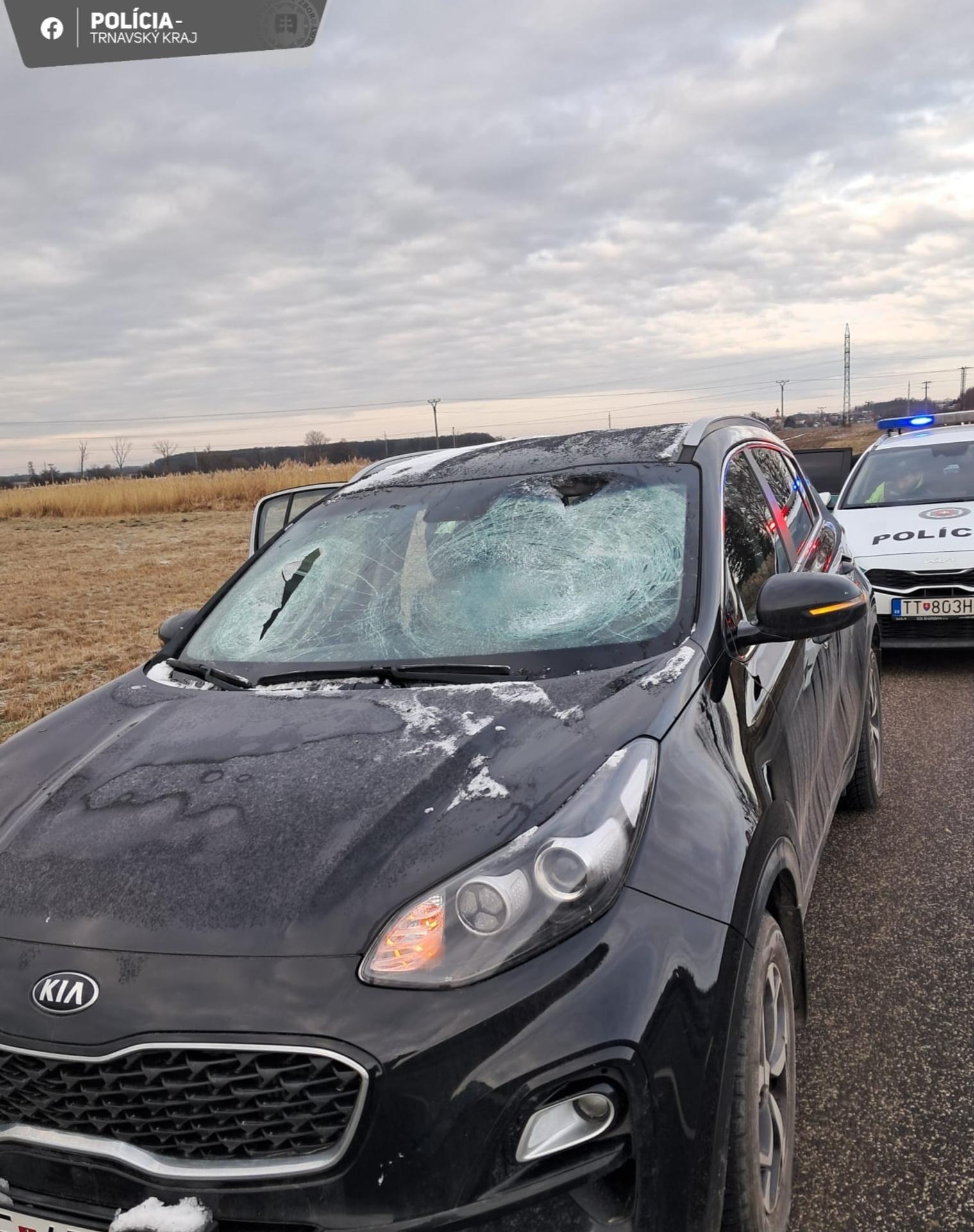 Kus ľadu zranil ženu