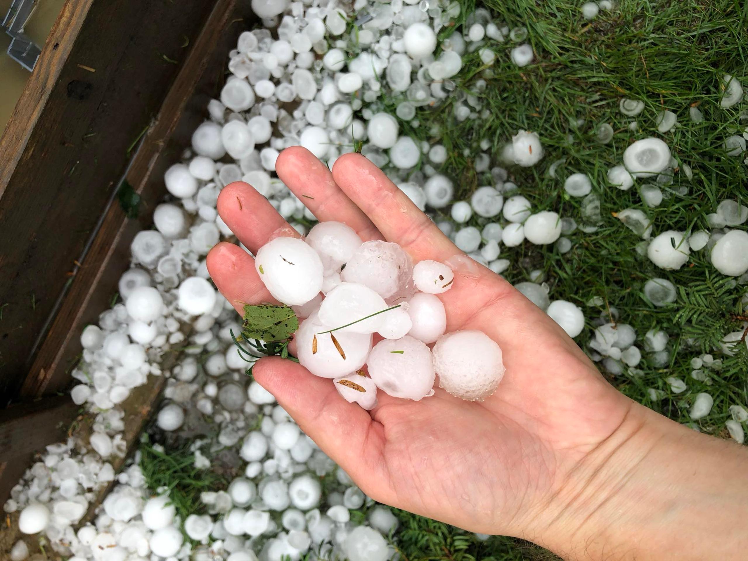 Ďalší dôkaz toho, čo za krúpy padali v Brezne a v okolí.