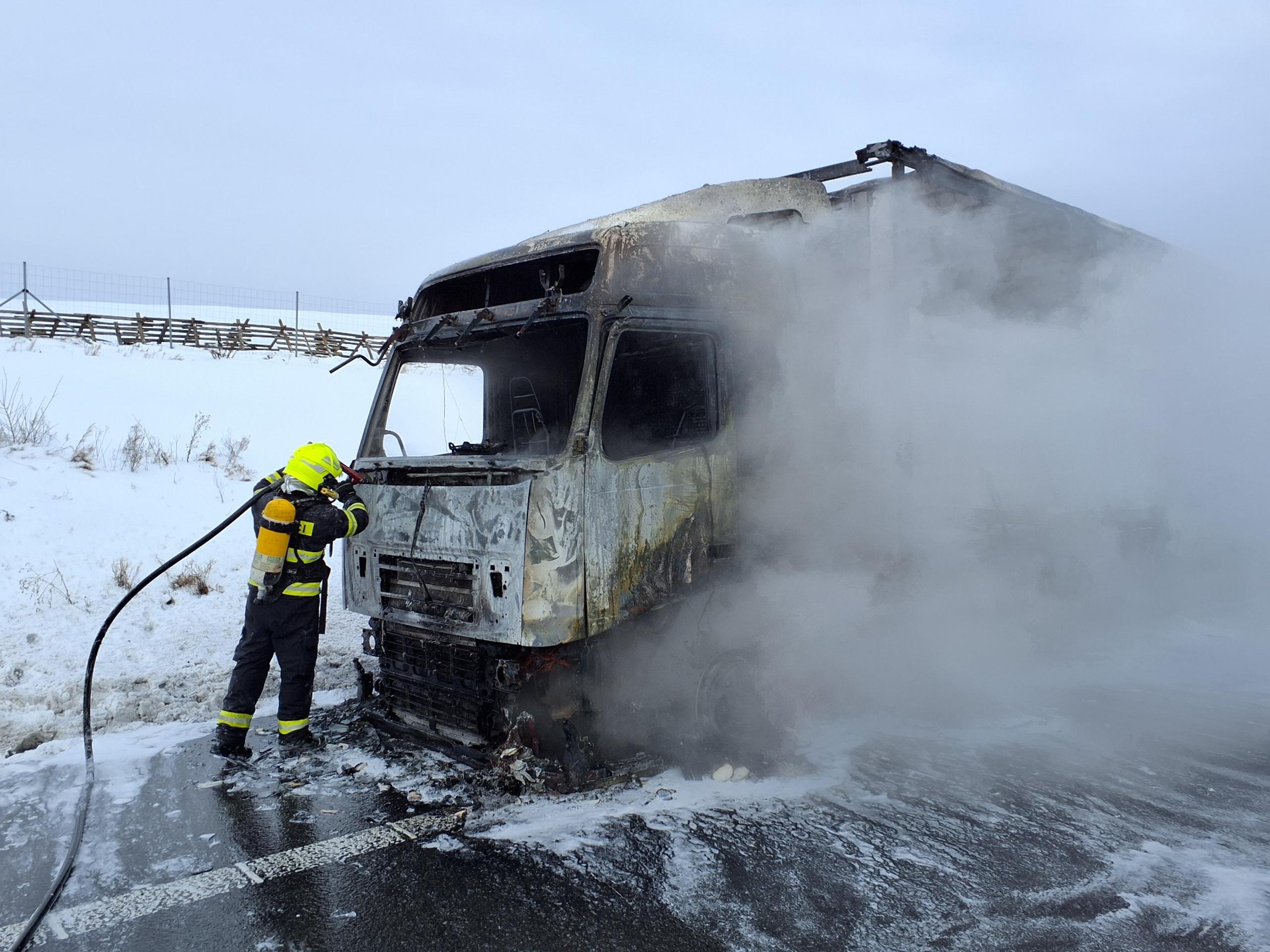 Požiar kamiónu na R4