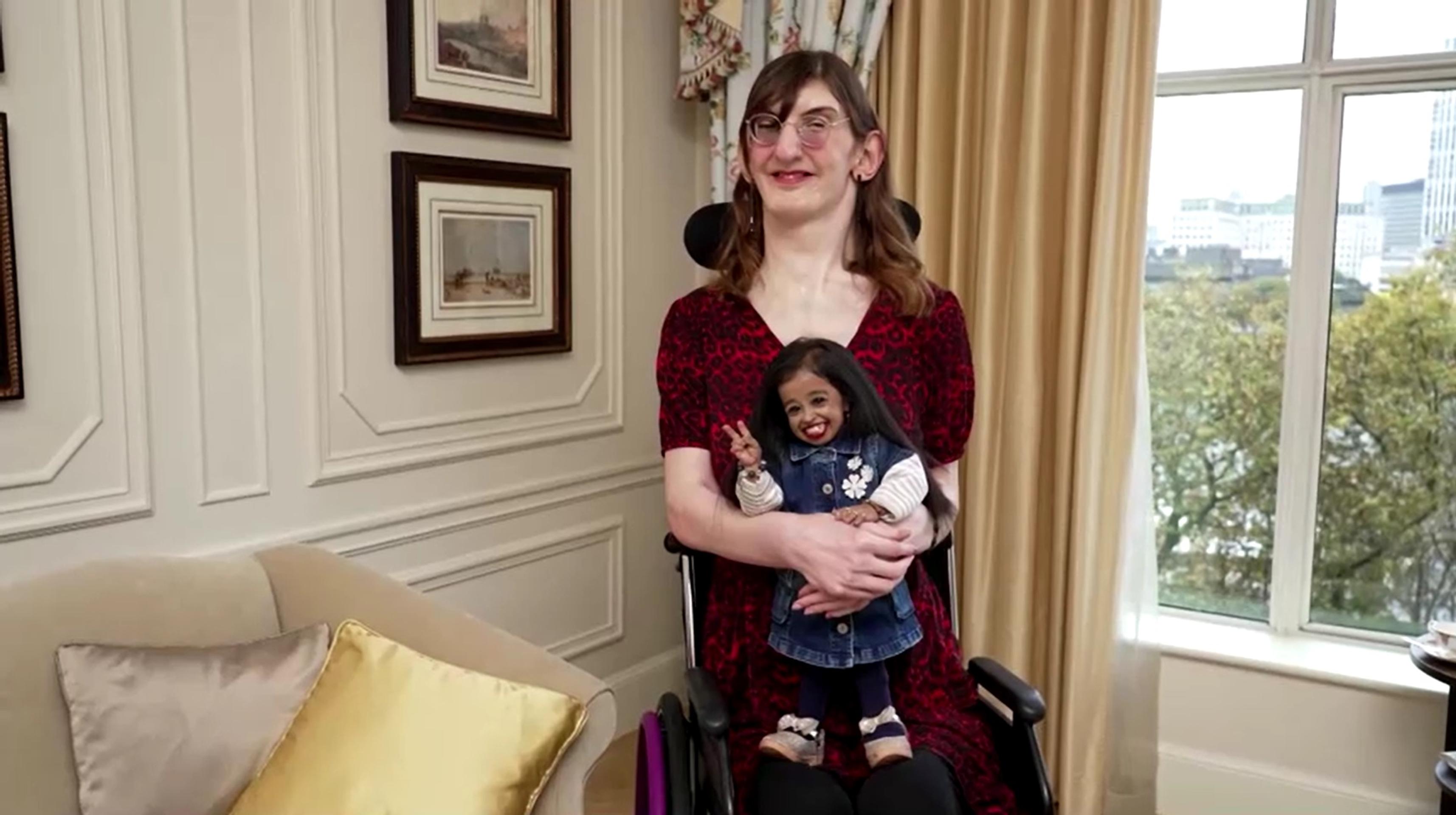 Stretli sa najvyššia a najnižšia žena na svete