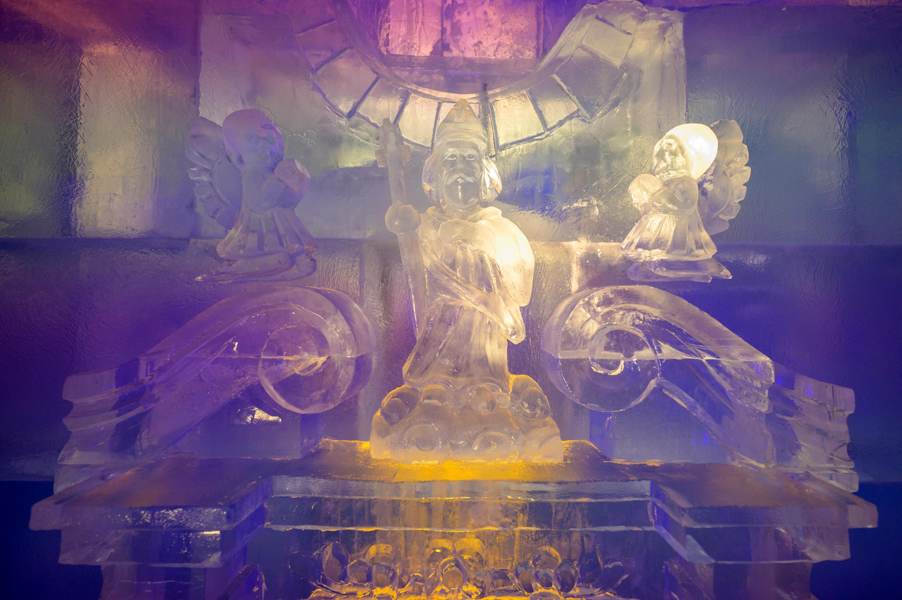 Tatranský ľadový dóm je tento rok venovaný spomienke na pápeža Jána Pavla II.