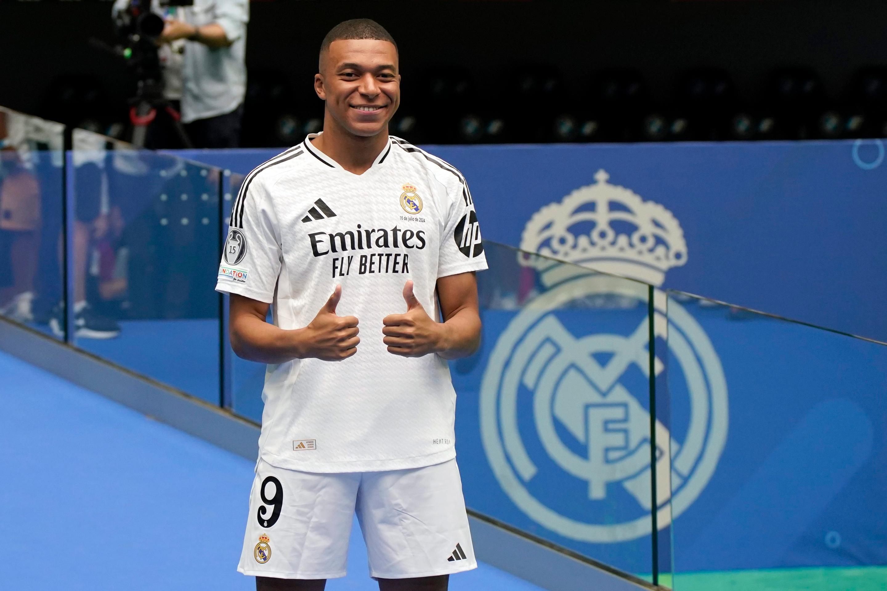 Kylian Mbappé bol oficiálne predstavený v Reale Madrid.