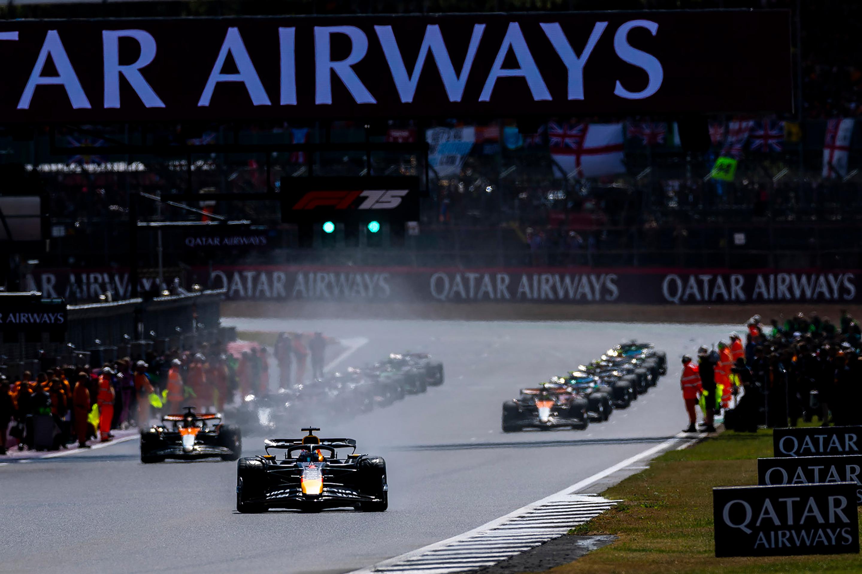 Štart Veľkej ceny Veľkej Británie.