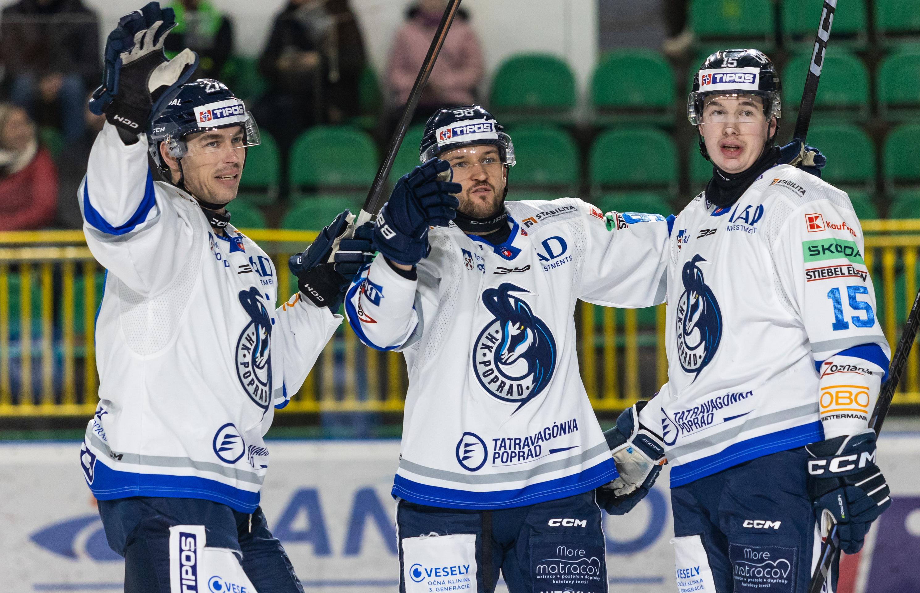 Na snímke radosť hráčov Popradu